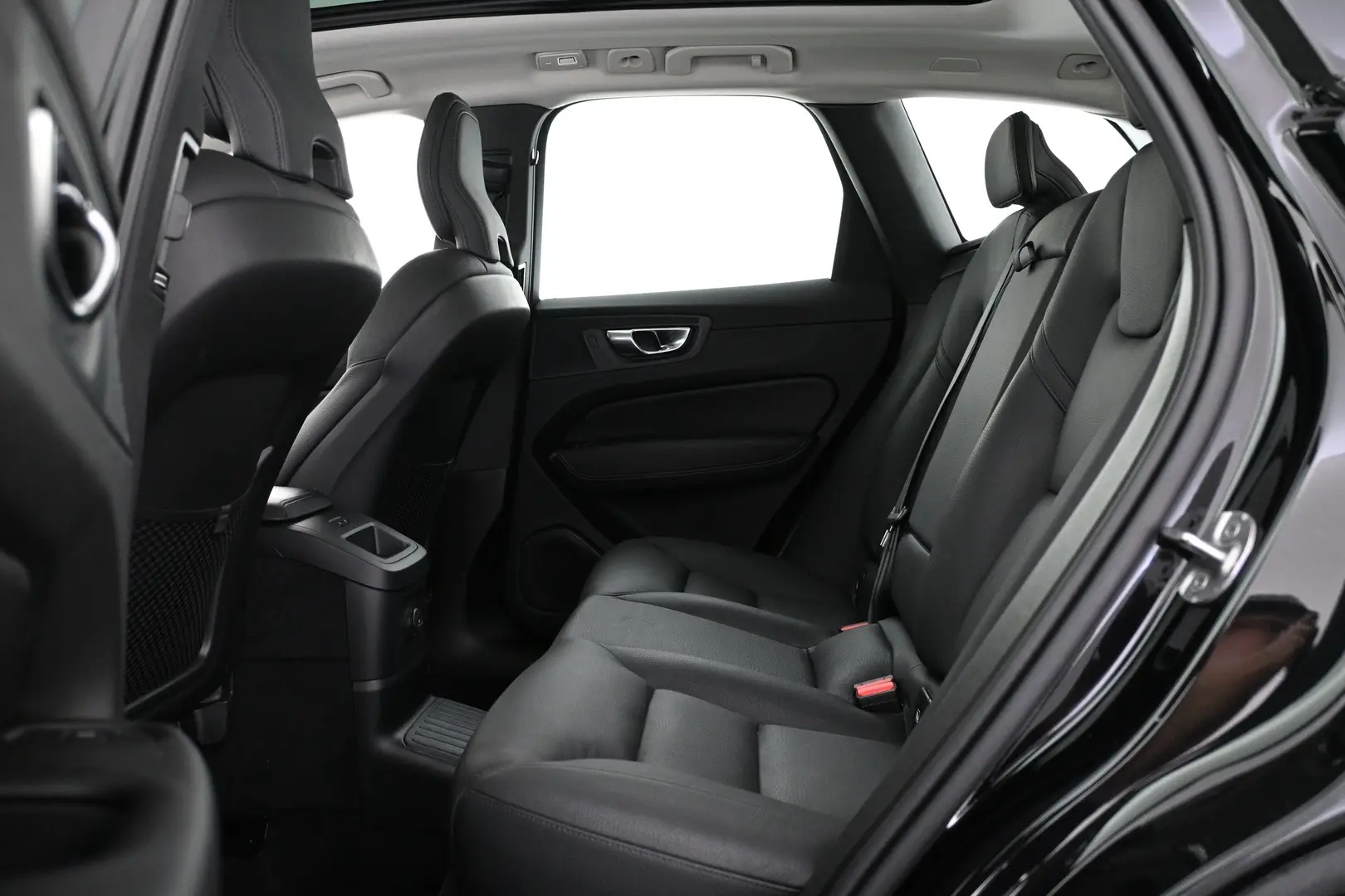 Car Image - UkDHRV7B0gWjFV2qsPc2e