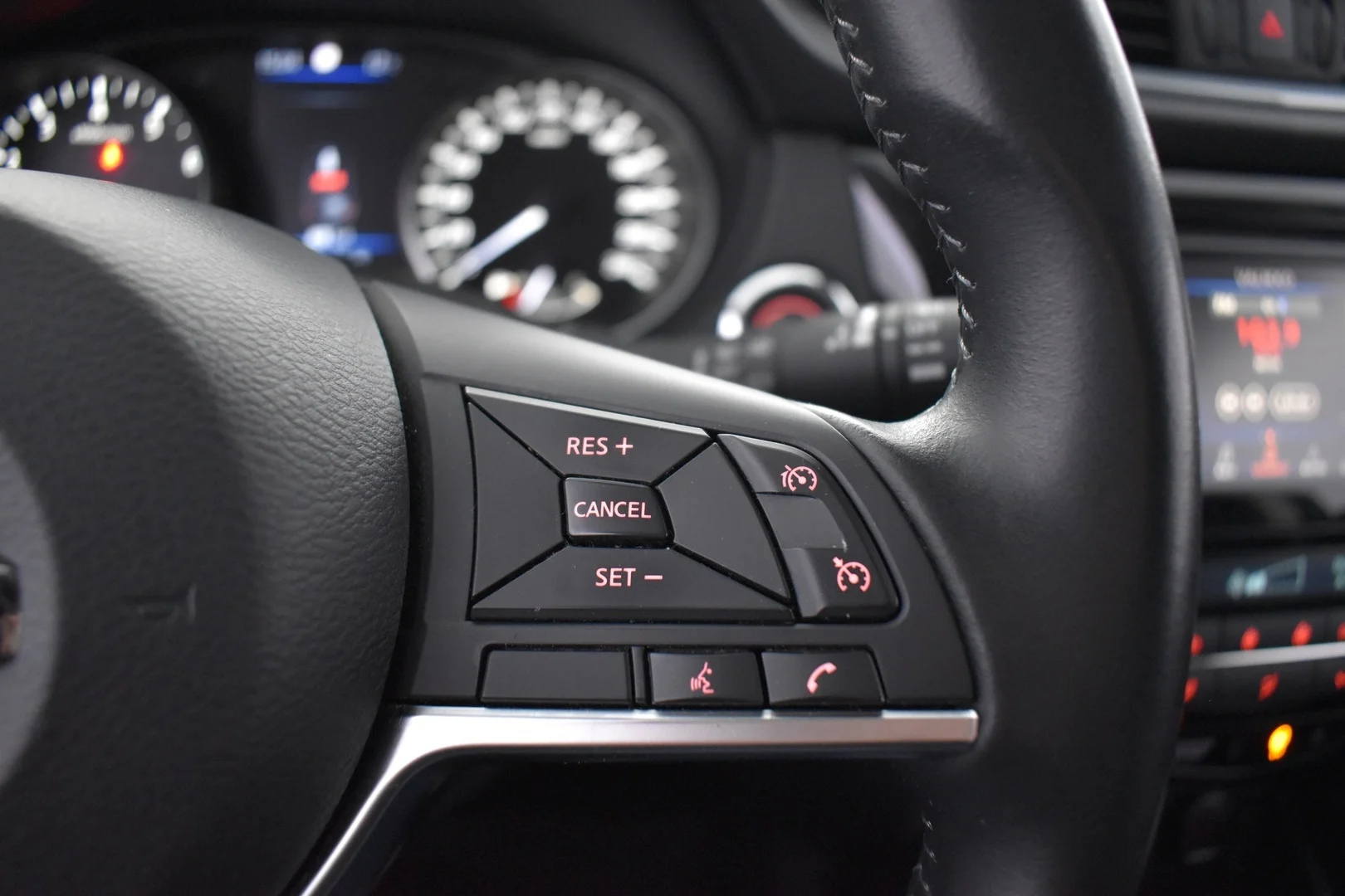 Car Image - 5UVoxy1RSGjPB5E0HCoj9N