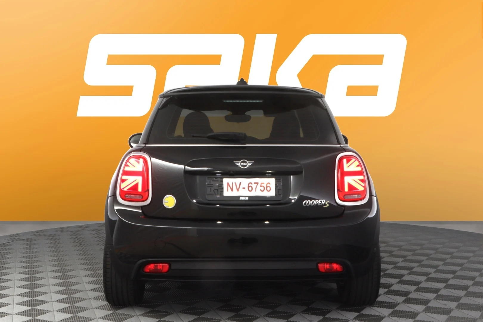 Car Image - 7n0kUmaQM71VImx64YKxsO