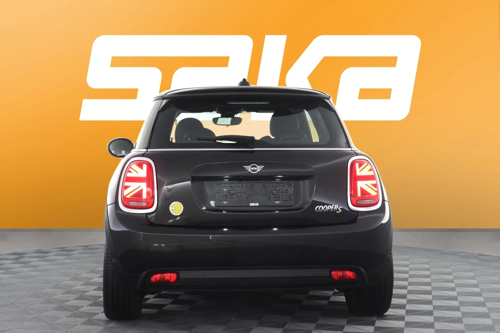 Car Image - 7n0kUmaQM71VImx64YKxsO