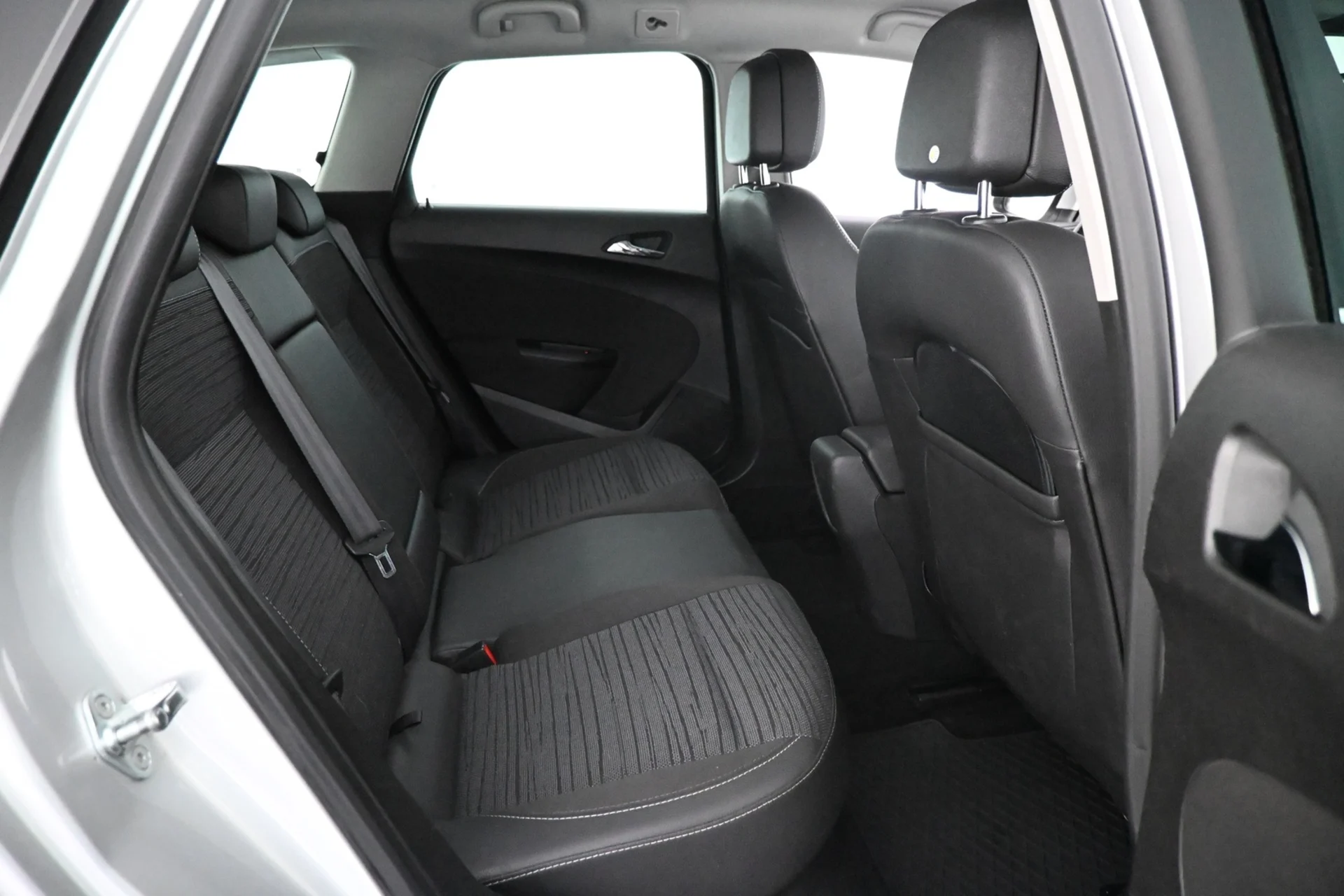 Car Image - 6aBAgfjgCwPUdMTOdpCrQP