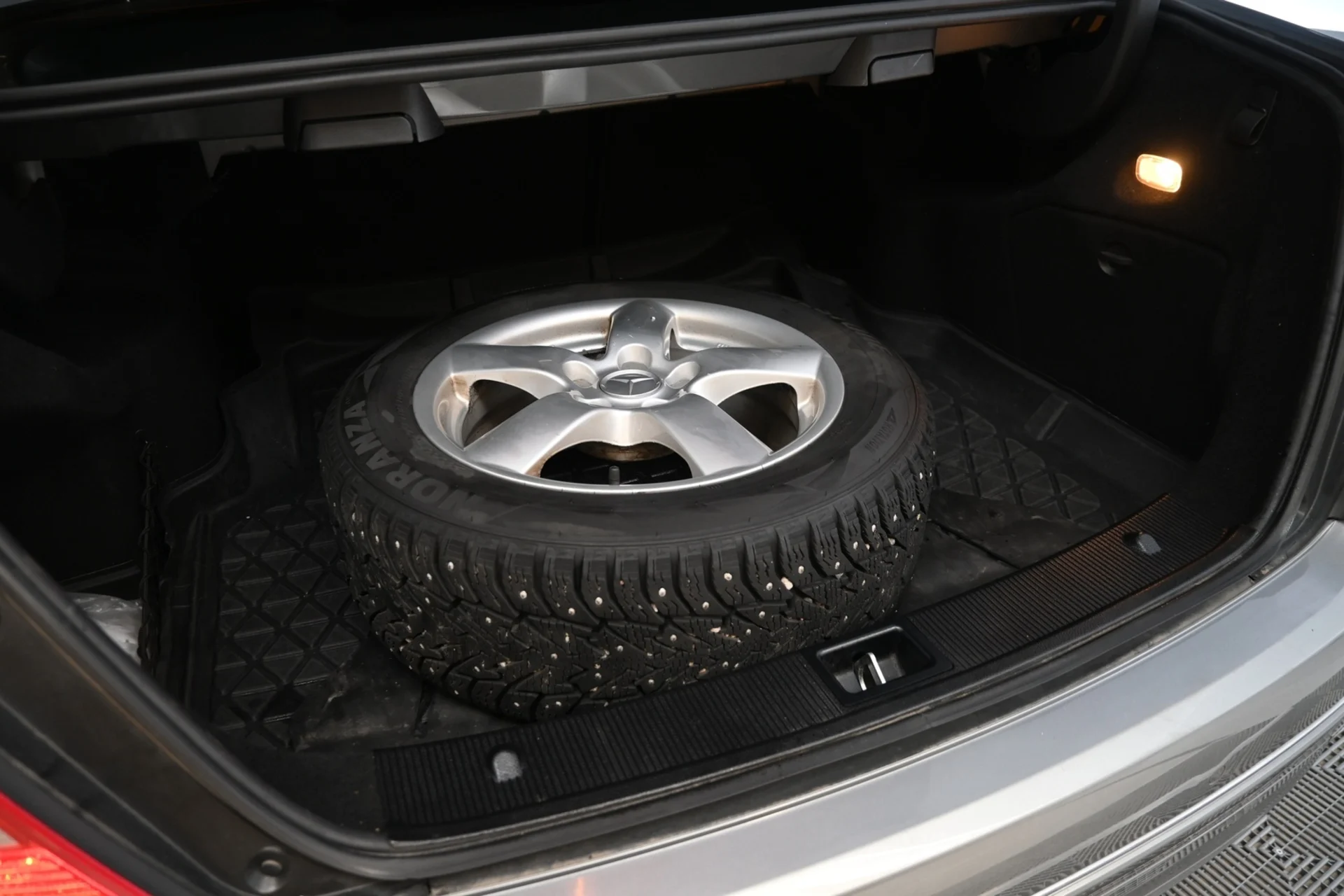 Car Image - 6vGXnhHeyryvPZQnjuhmyl