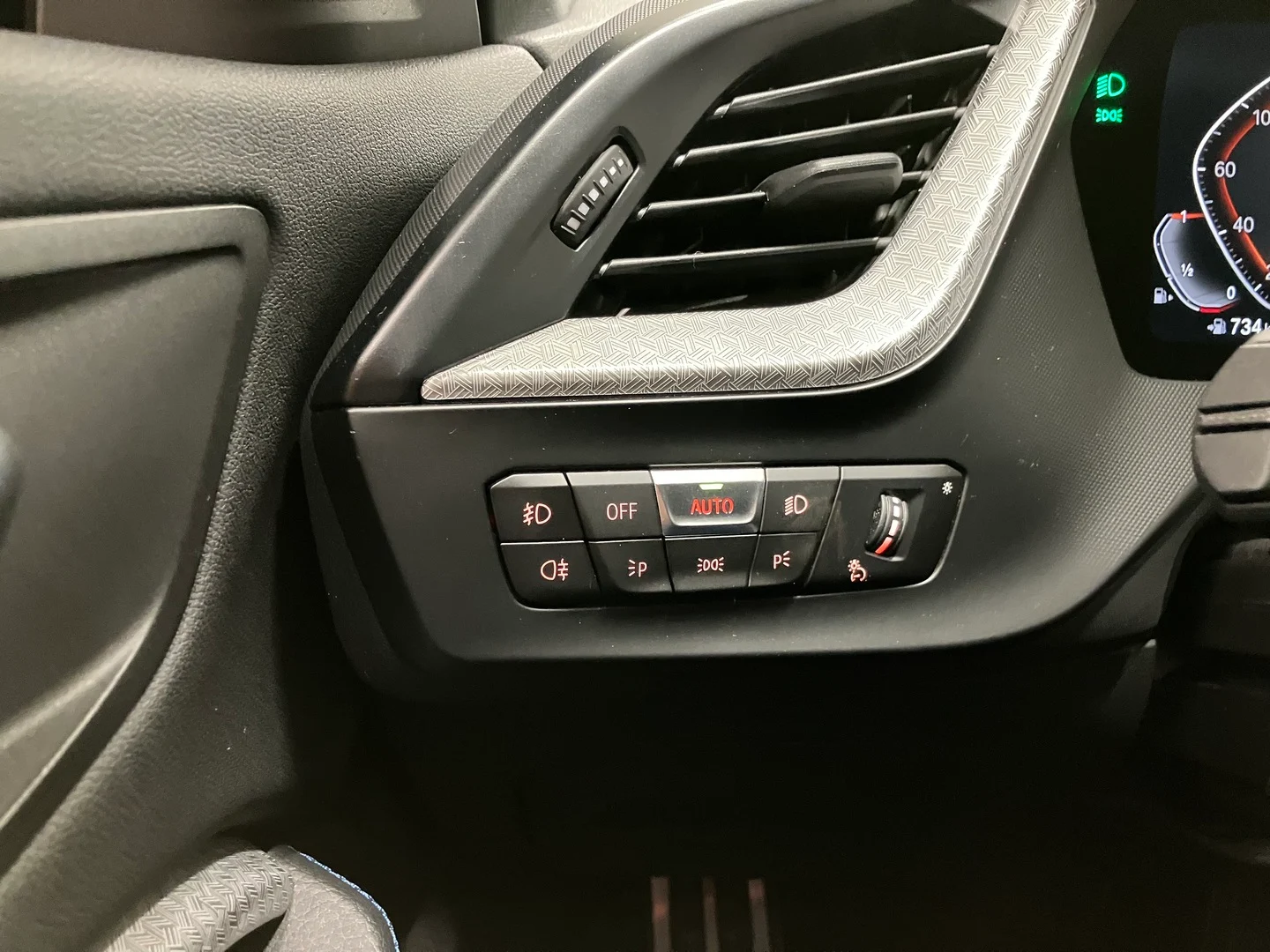 Car Image - 6Rxit3SbP7rqbuVOMOz8S3