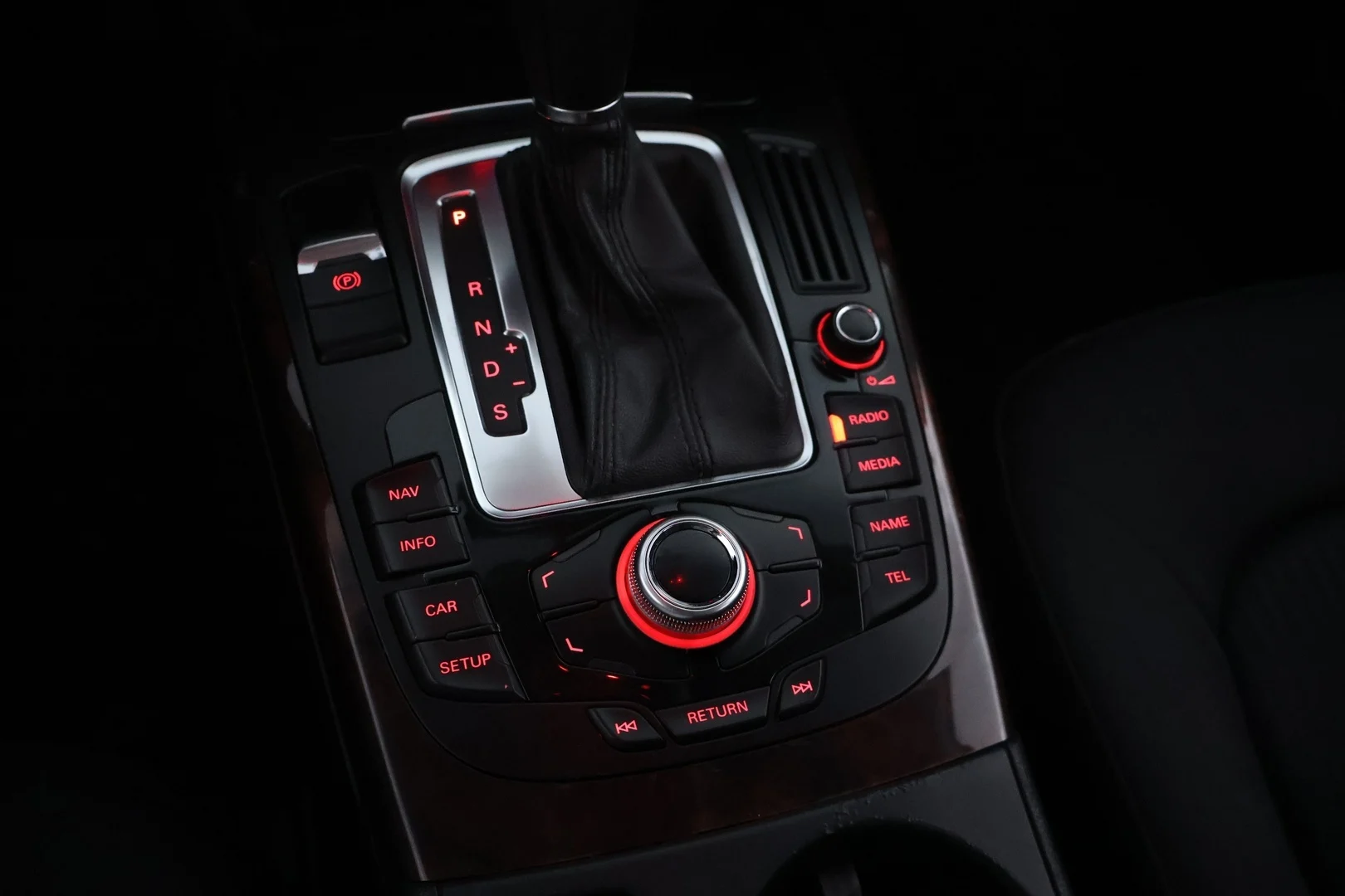 Car Image - 4SvhZ1CYlYTE49sXUQfoF