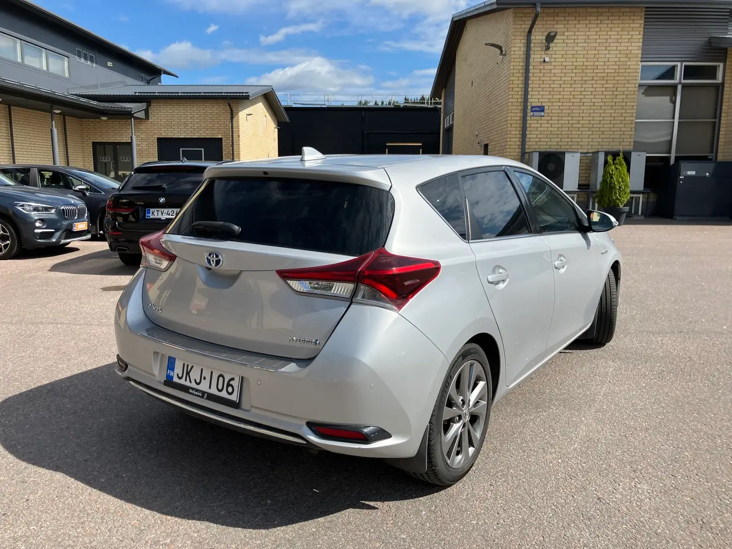Car Image - 5TfhC5Zui6wQ5GUZ7k8Xtb