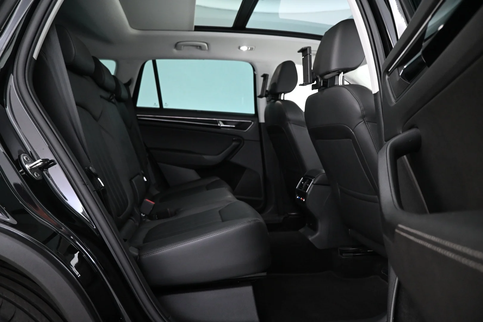 Car Image - 1SWSOp3tssHHPLCmuDGngE