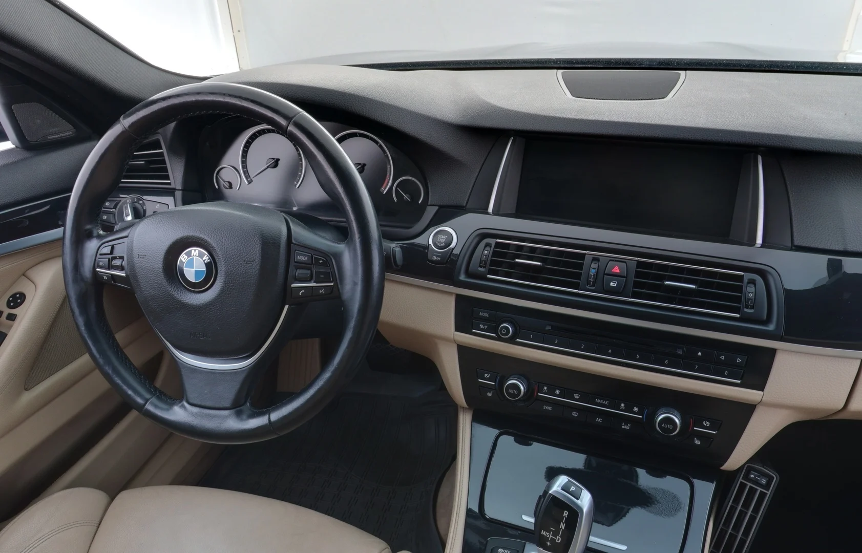 Car Image - uX6tNJSAAzqnijd09TnpU