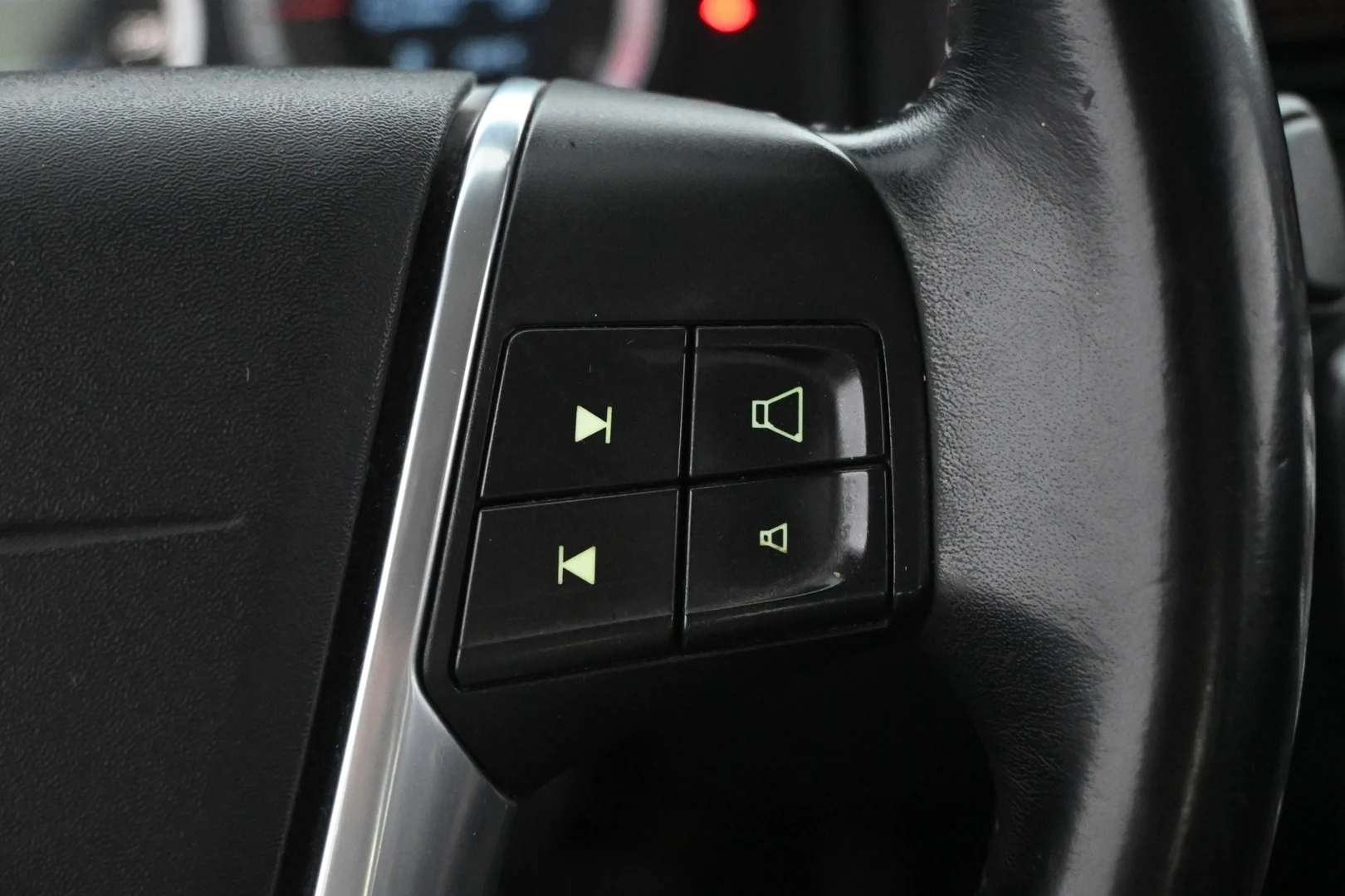 Car Image - 1rOwqa2AzNB3hVsFUSuEKh