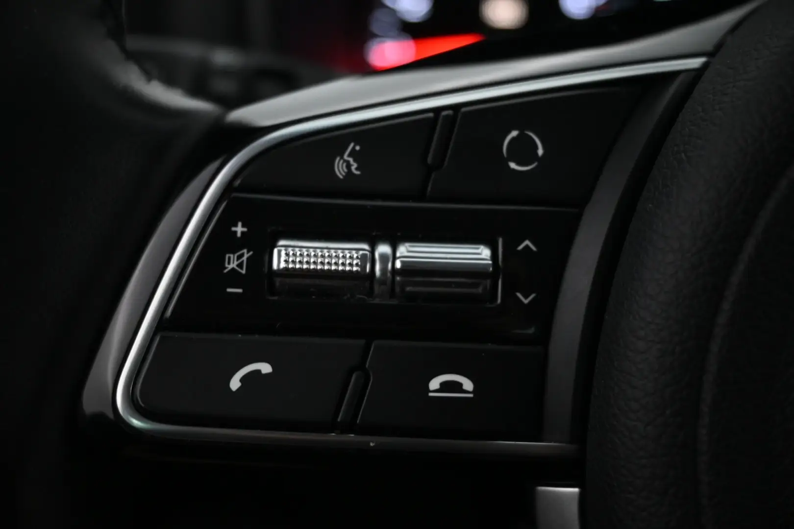 Car Image - 1LZdJTPX2oReWrXpjeiezG