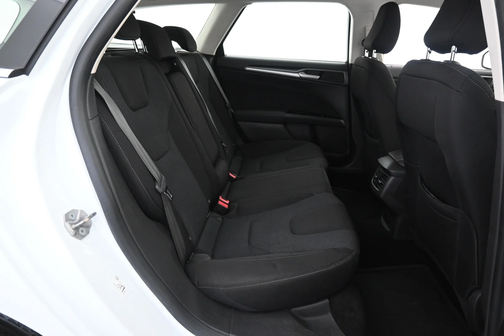 Car Image - 4fc0iPbRyAx8ZfQMAq1U3i