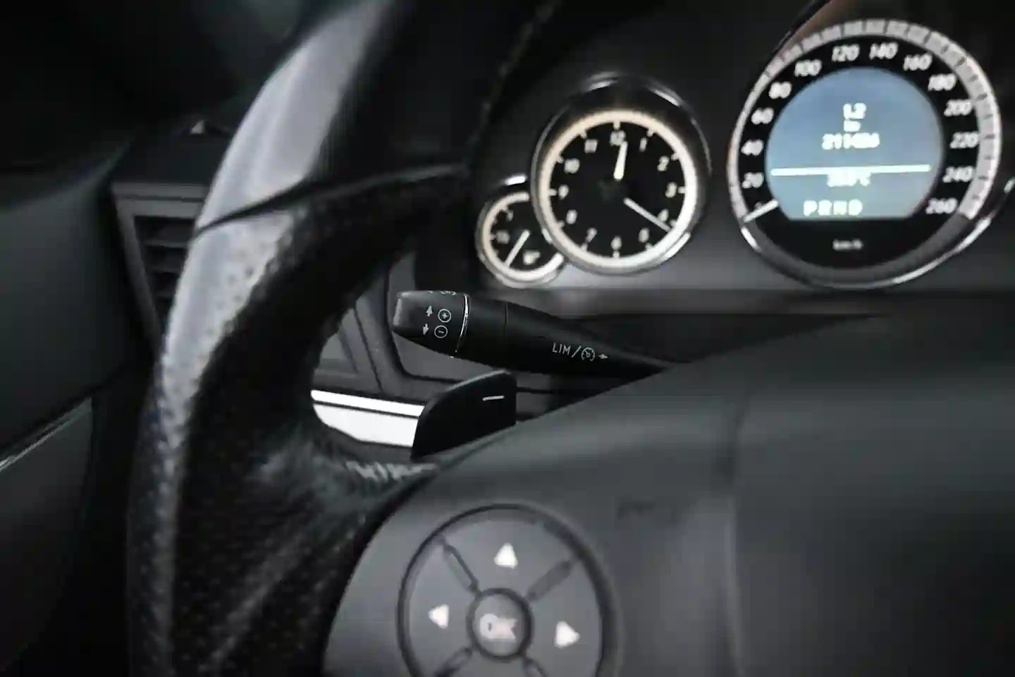 Car Image - eOtrXOnbG3N40wfuXa4ur
