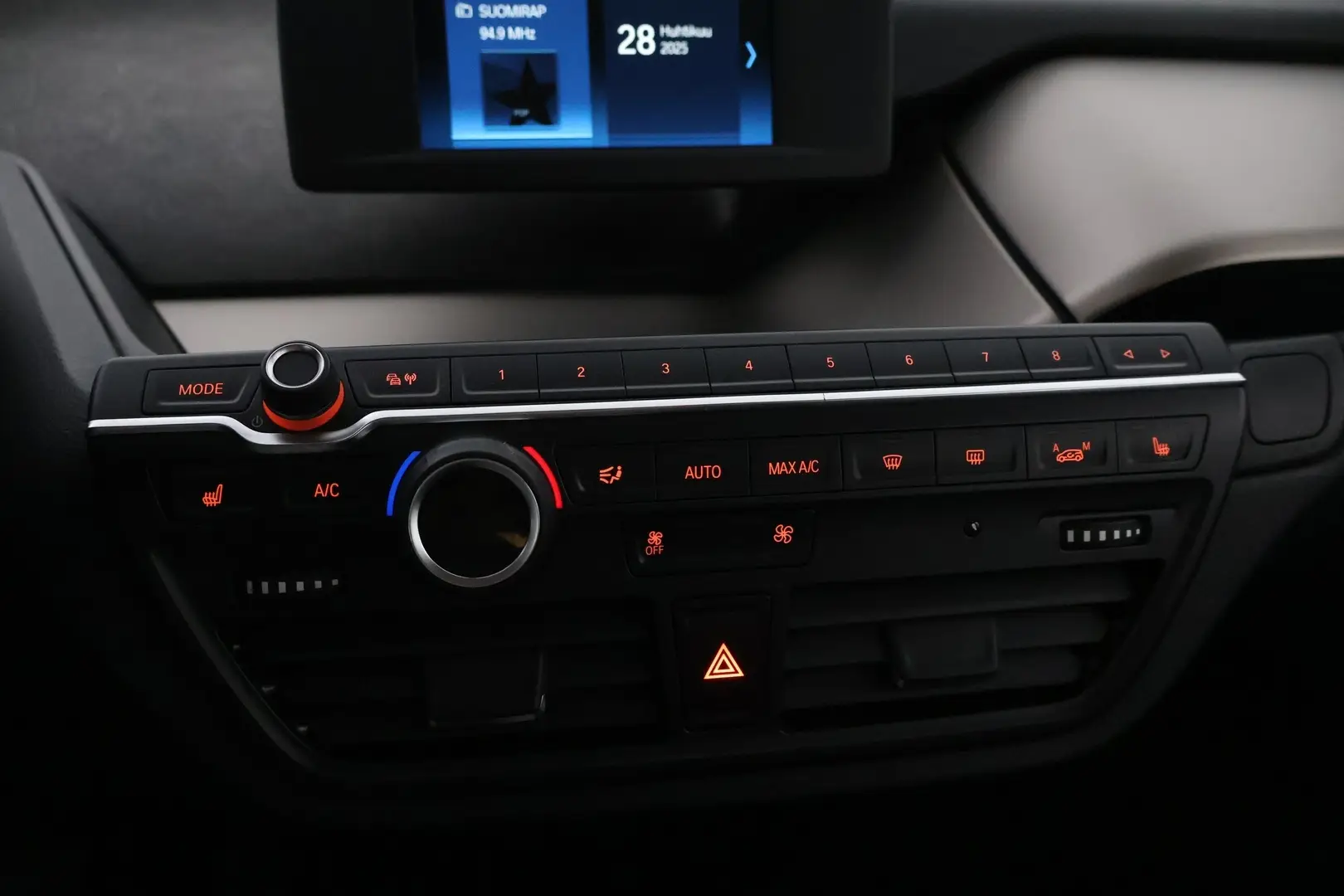 Car Image - 4914r7kvcLmcNP4Uvdiw6r