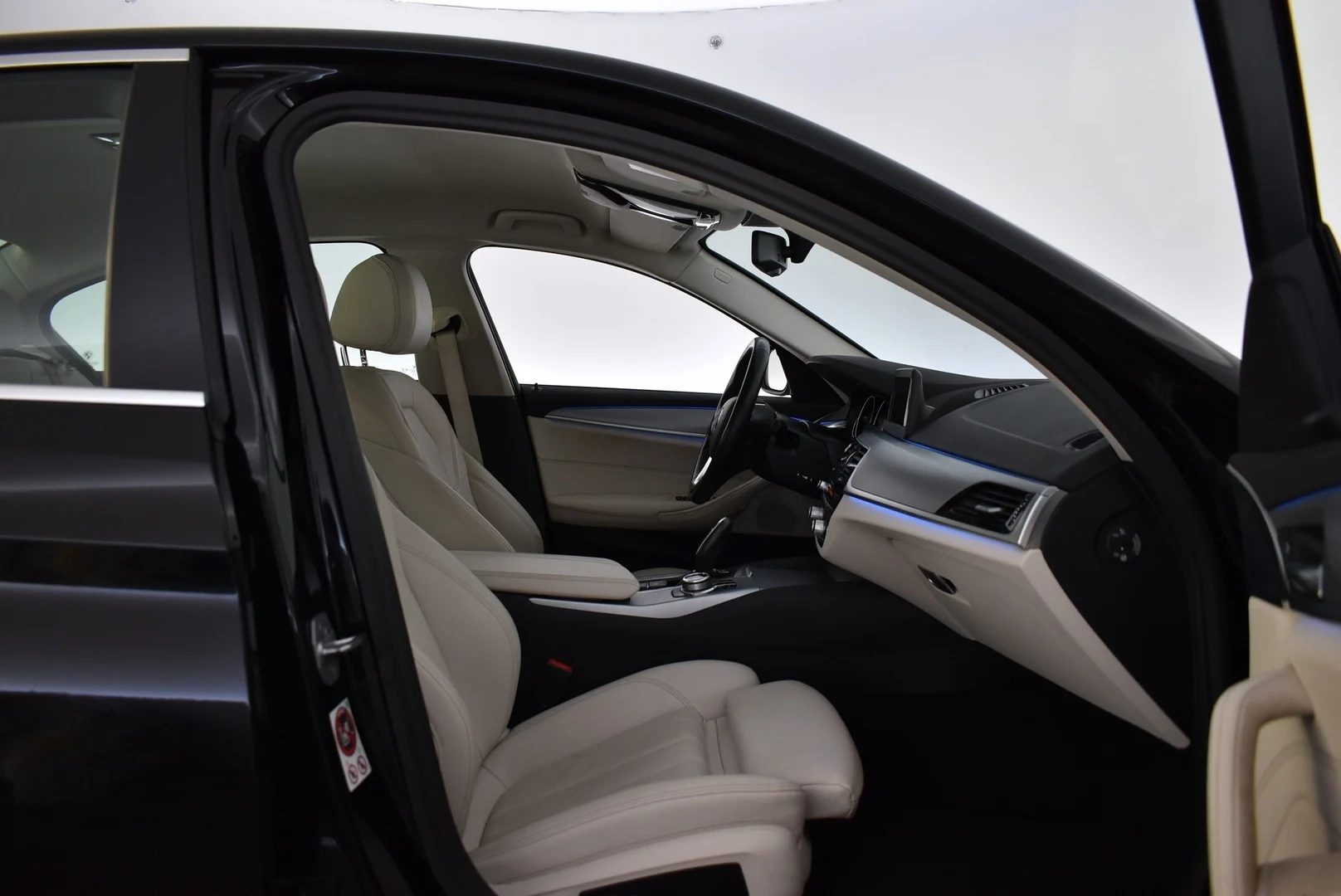 Car Image - 6EUWpFVXraAut0IW34qDzS