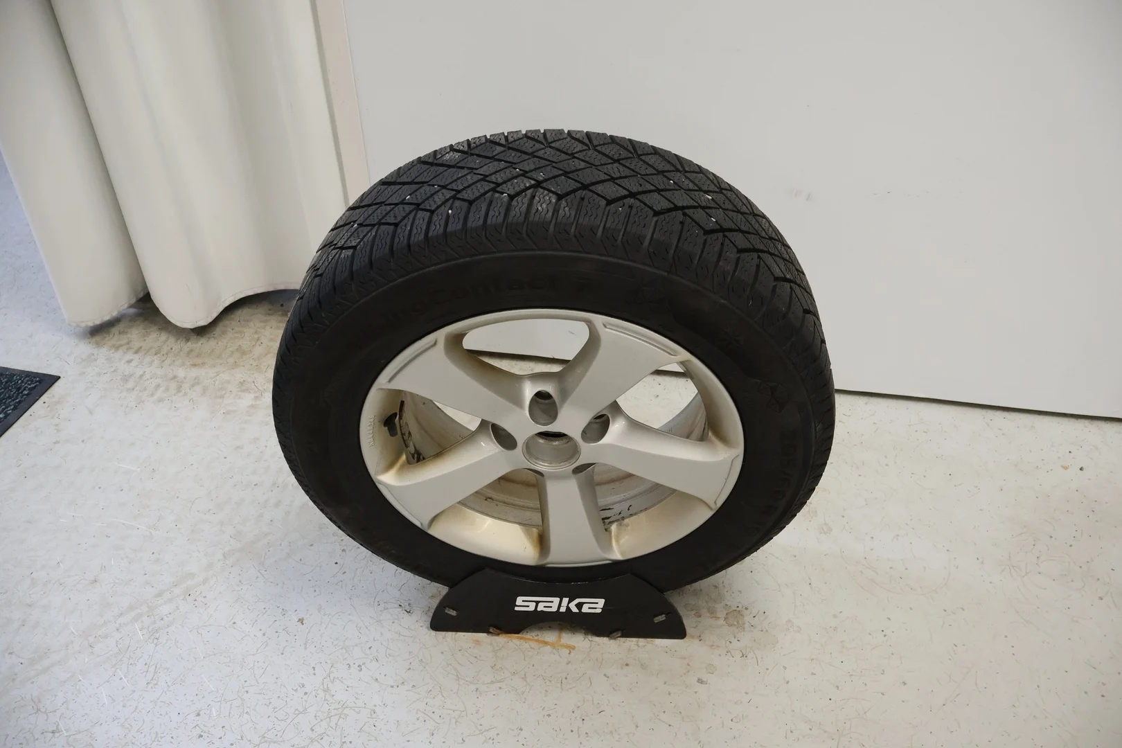 Car Image - q7E2zPZMD7lno2XxLv51q