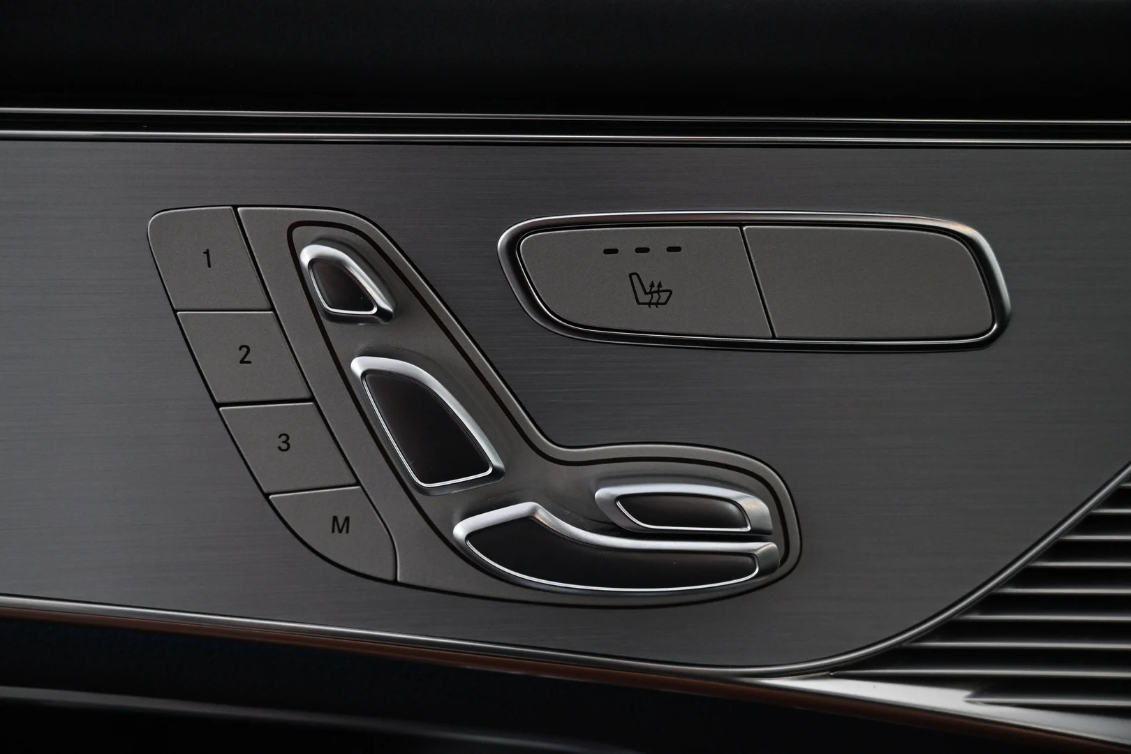 Car Image - 4DHlgq4SXWcHUtJobkZqmD