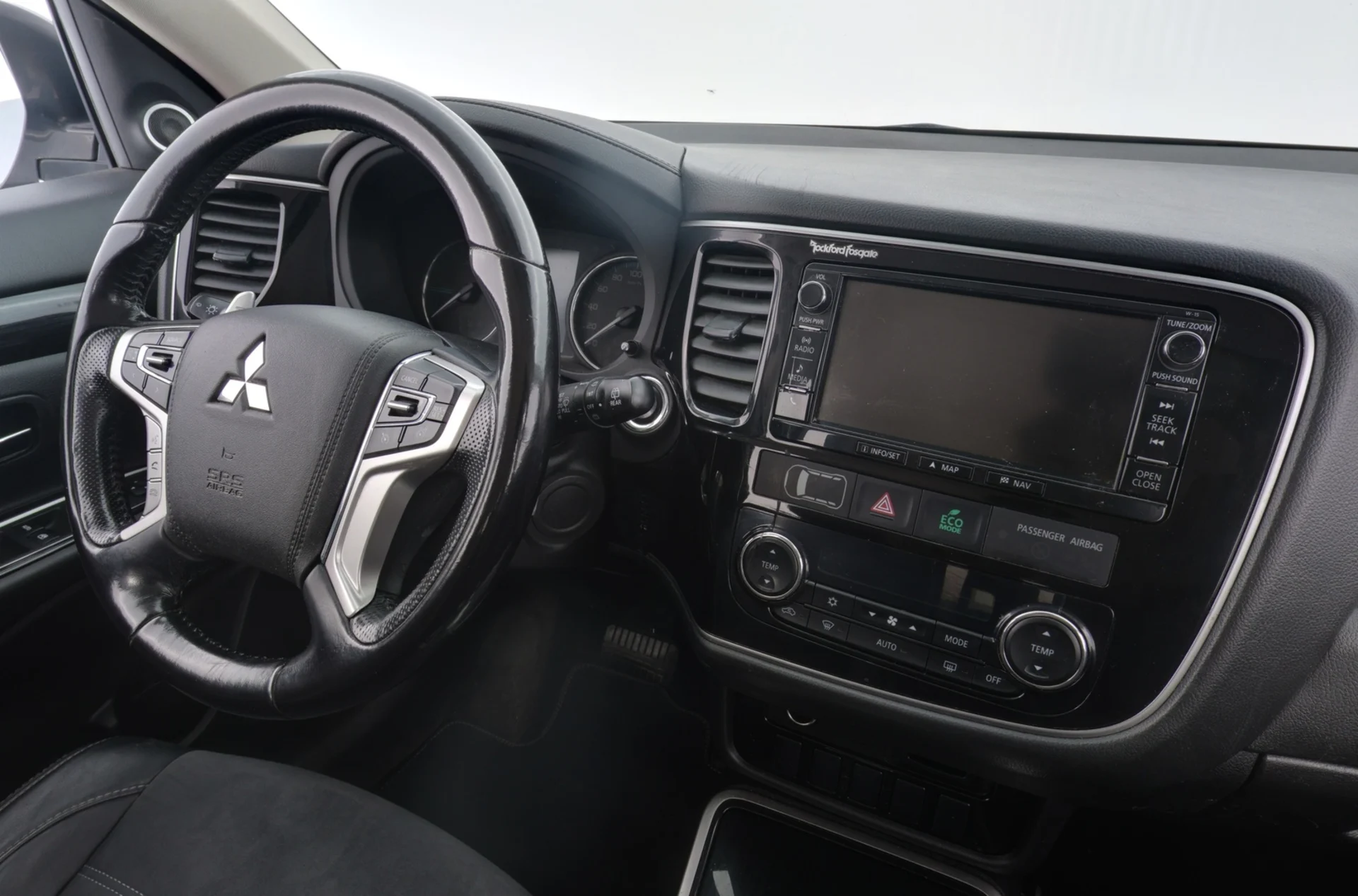 Car Image - 4Ym8lT3vHlbhAoj3nLgusf