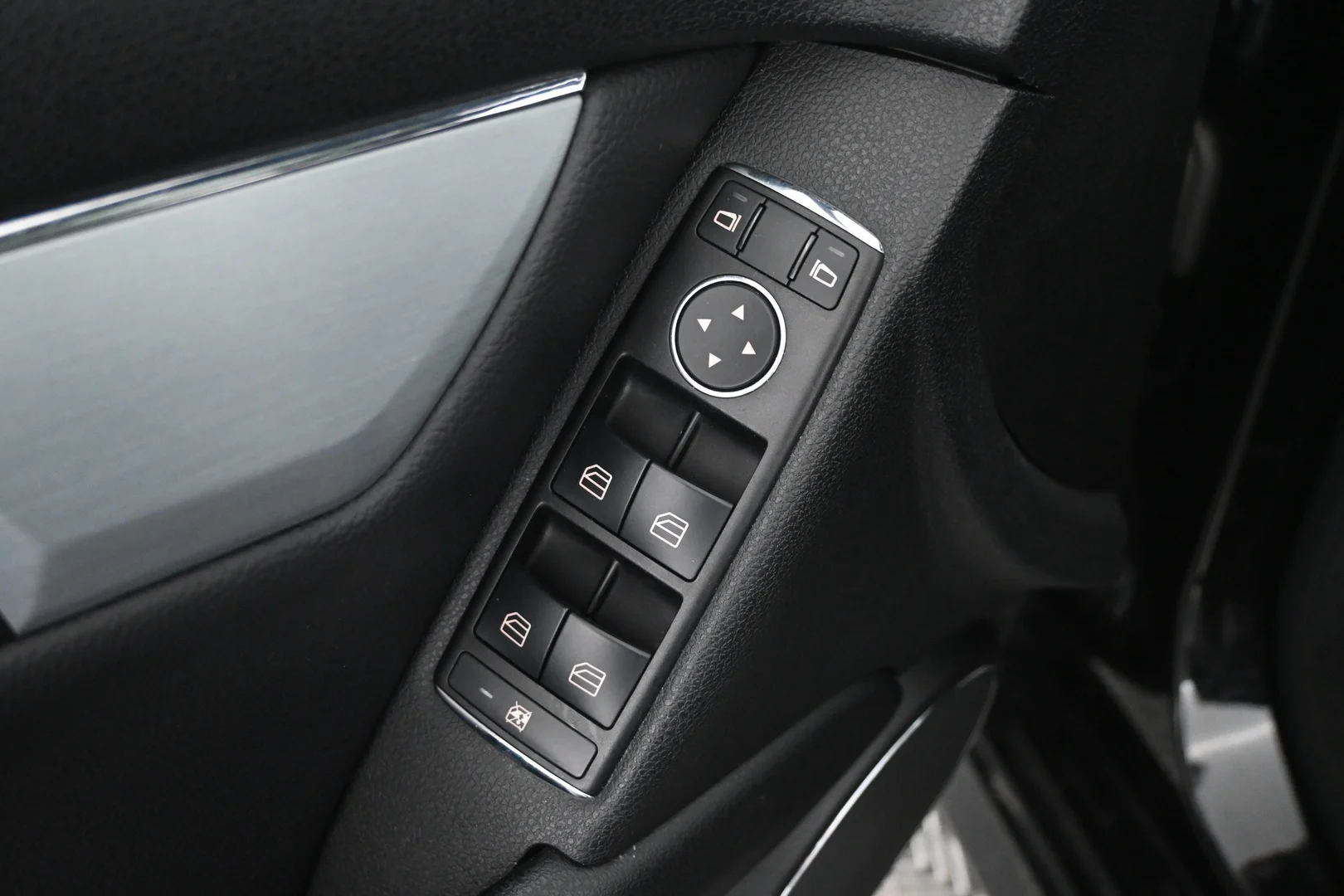 Car Image - 6TOEn7qfoDIuG6UjtPfVMP