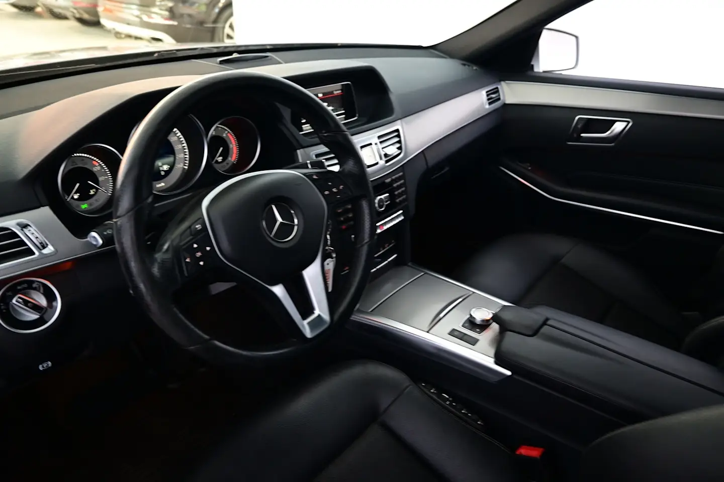 Car Image - 5TWscnpUxzUFI4HVBX4yfN