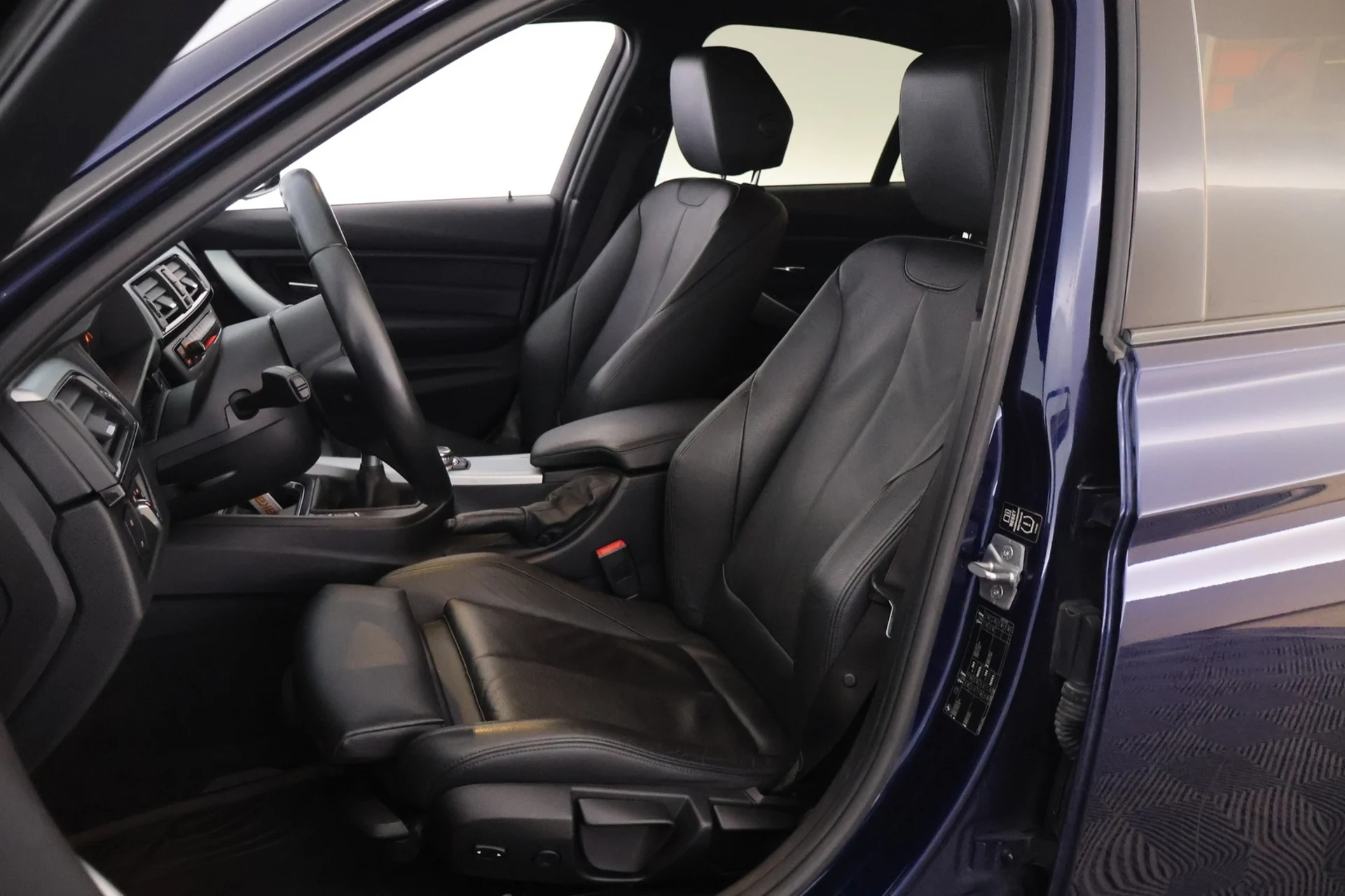 Car Image - 7GS9O4sAro4Jt8kquw5zzE