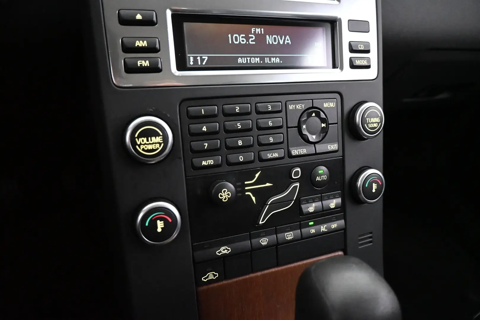 Car Image - e9DVzcqm4kkaPg2FNxUNx