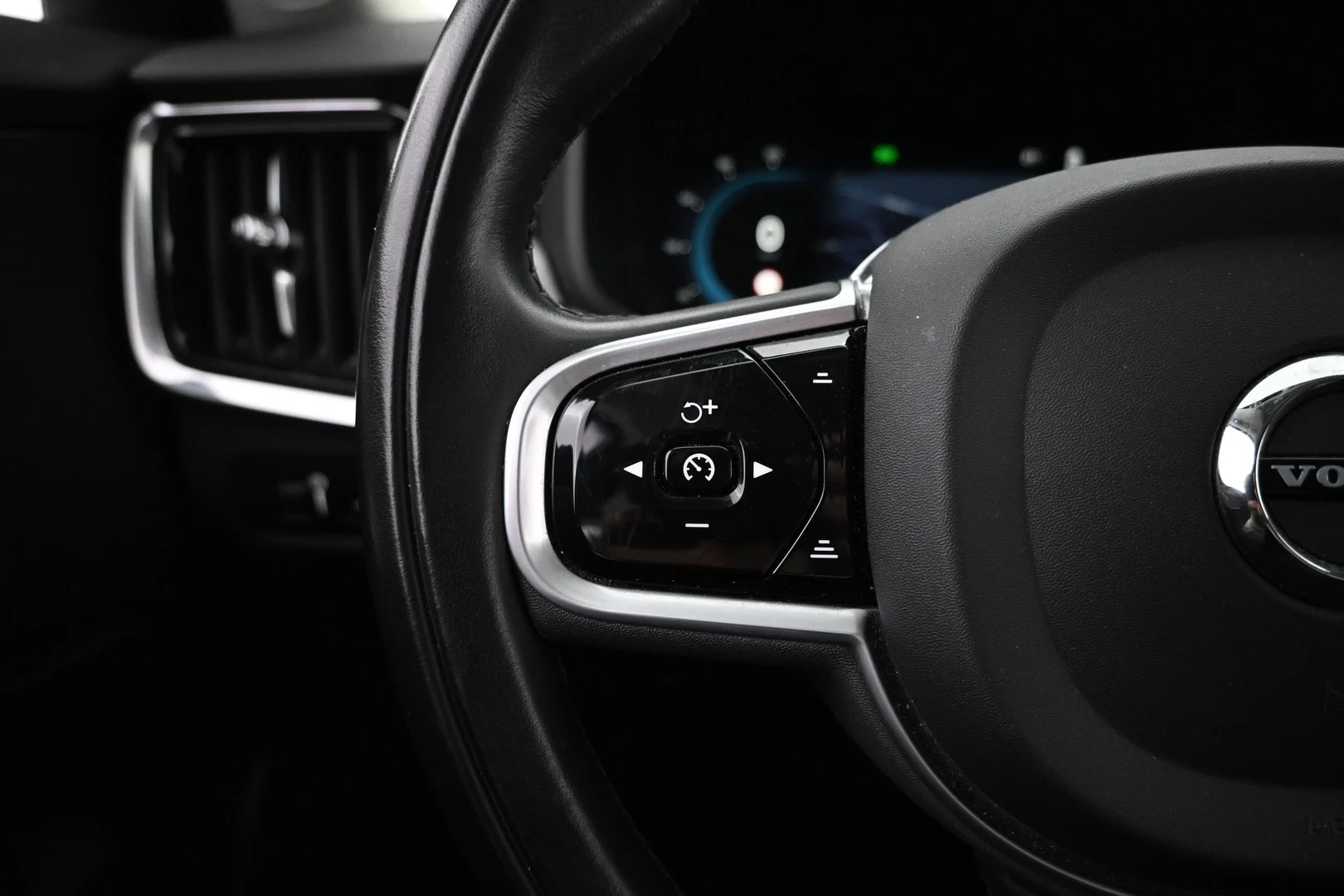 Car Image - 4naBzH1MrCn2zERTGVyjVO