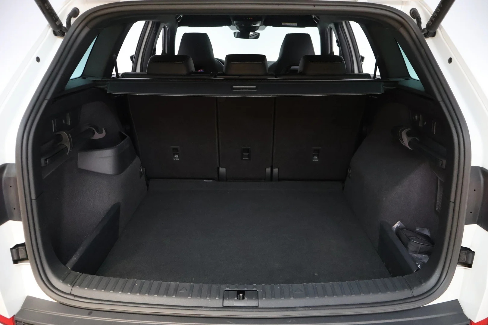 Car Image - 5Q7TPXnHgjJXTB5Whzotox