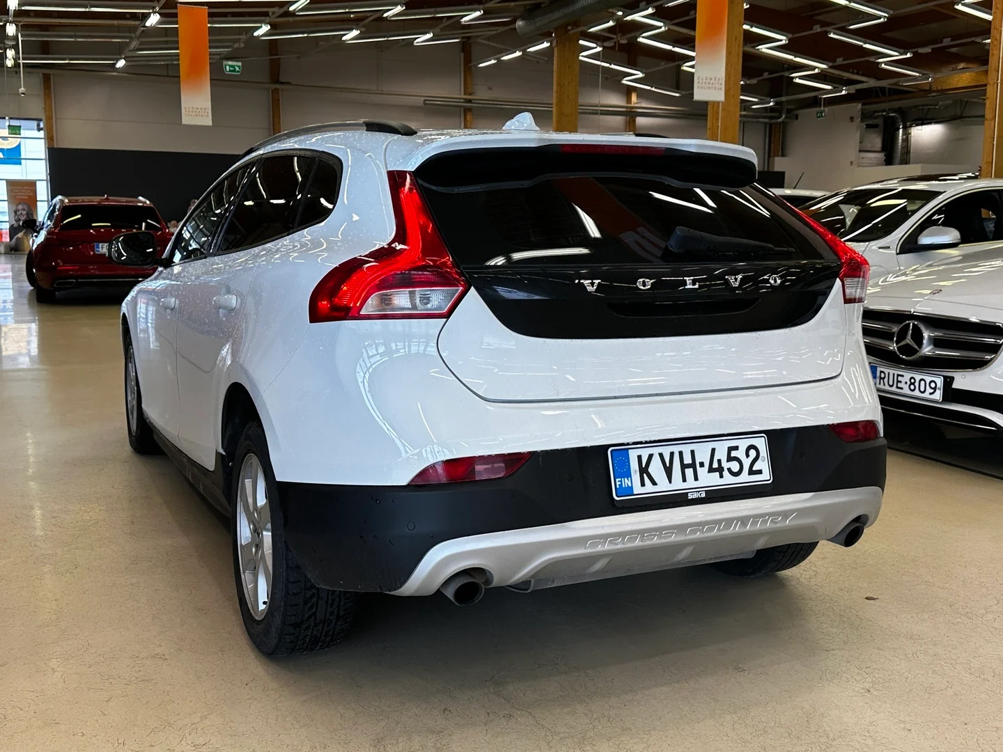Car Image - ILI1TAR0tSTJse90urzea