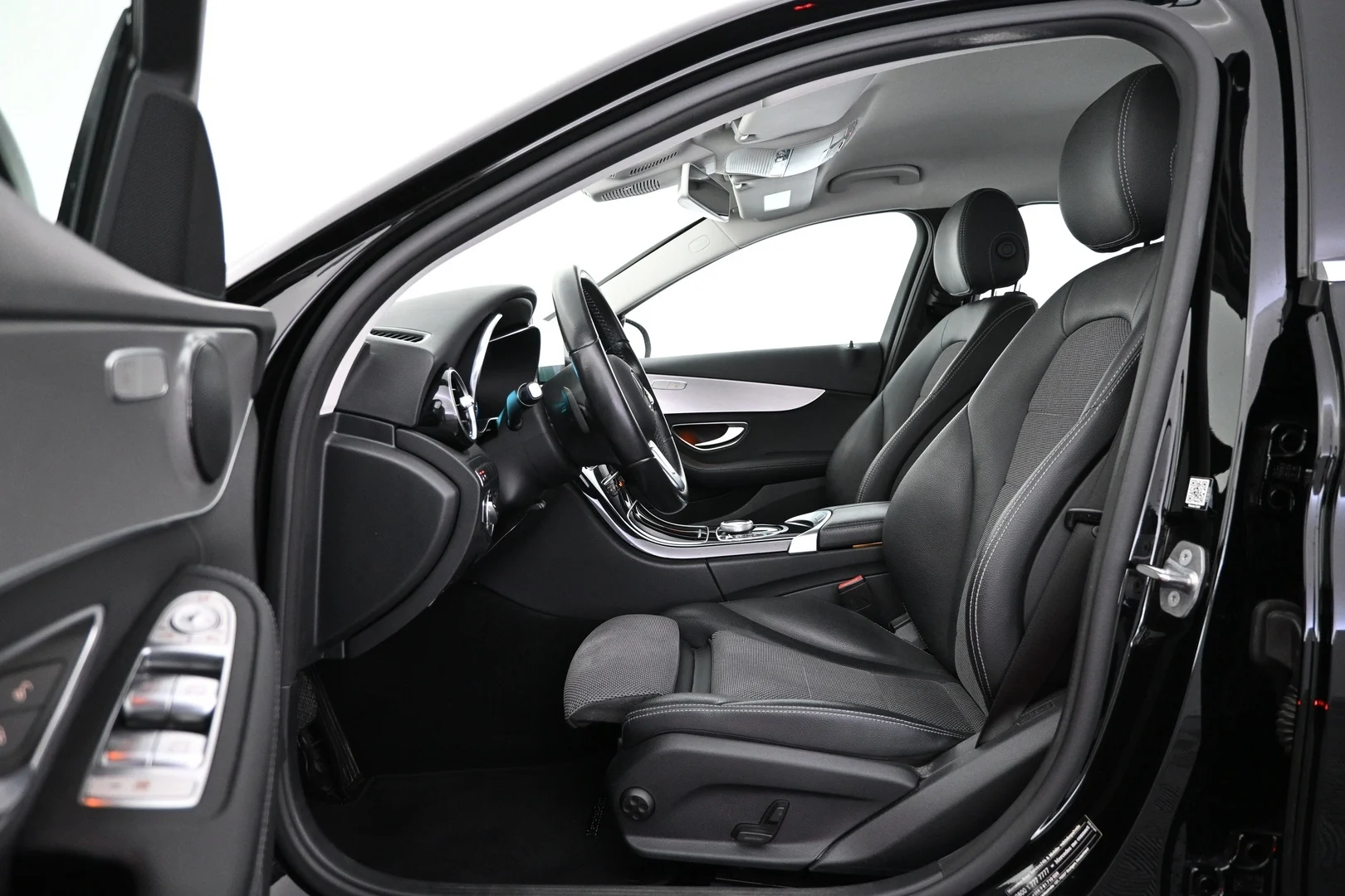 Car Image - 2l5jIZZMqGdARtvAuoLDzi