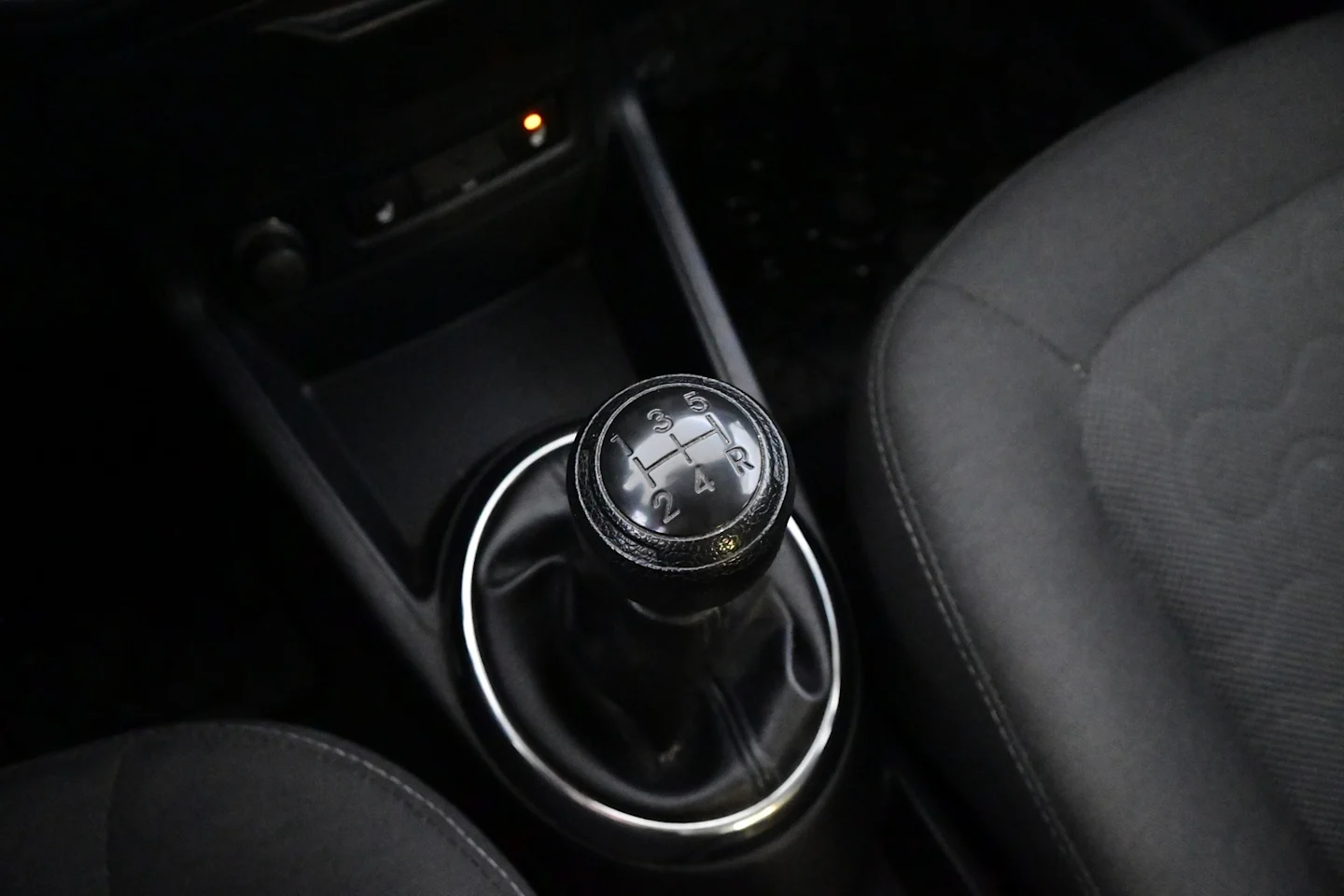 Car Image - 7n6w9Bkn8yzHzslrdcC3i2