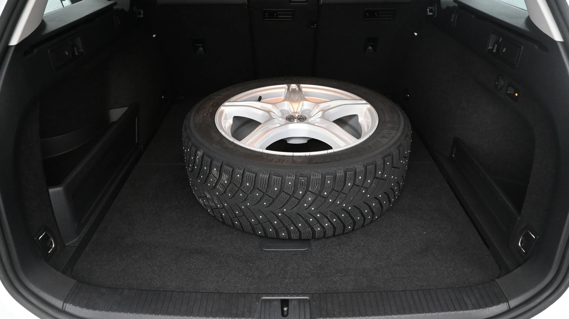Car Image - 7nvLmgwGLJhF7TlEUOtIes
