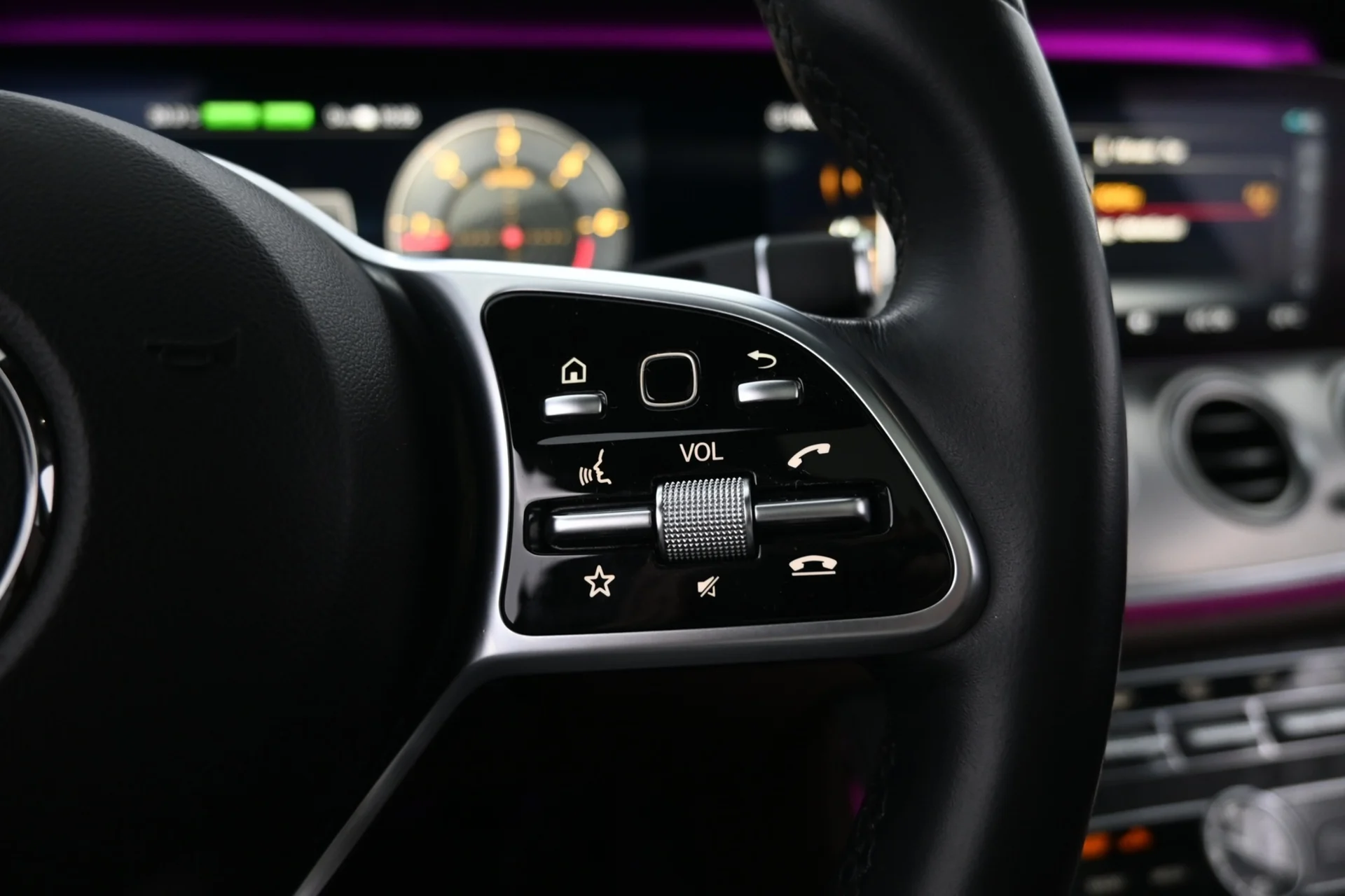 Car Image - 2VzzWZdHbzavbnHHZelRxO