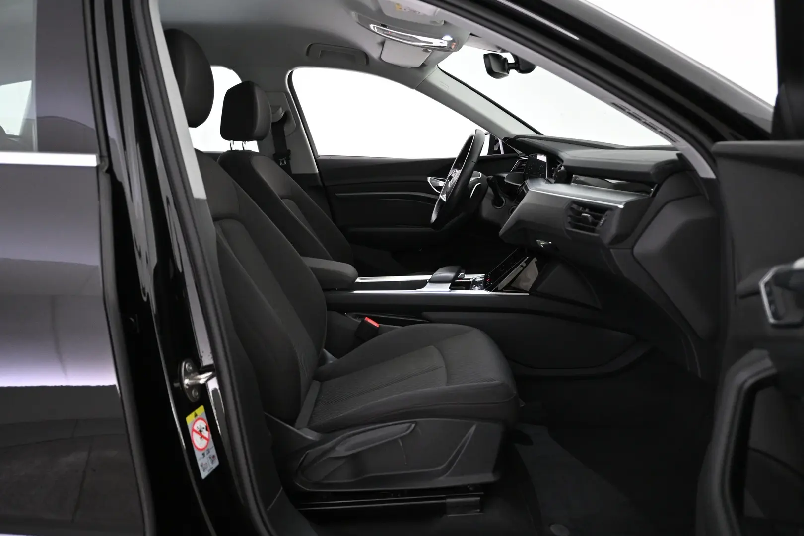 Car Image - 3fqSKUwQaB0BFmoHrpRadE
