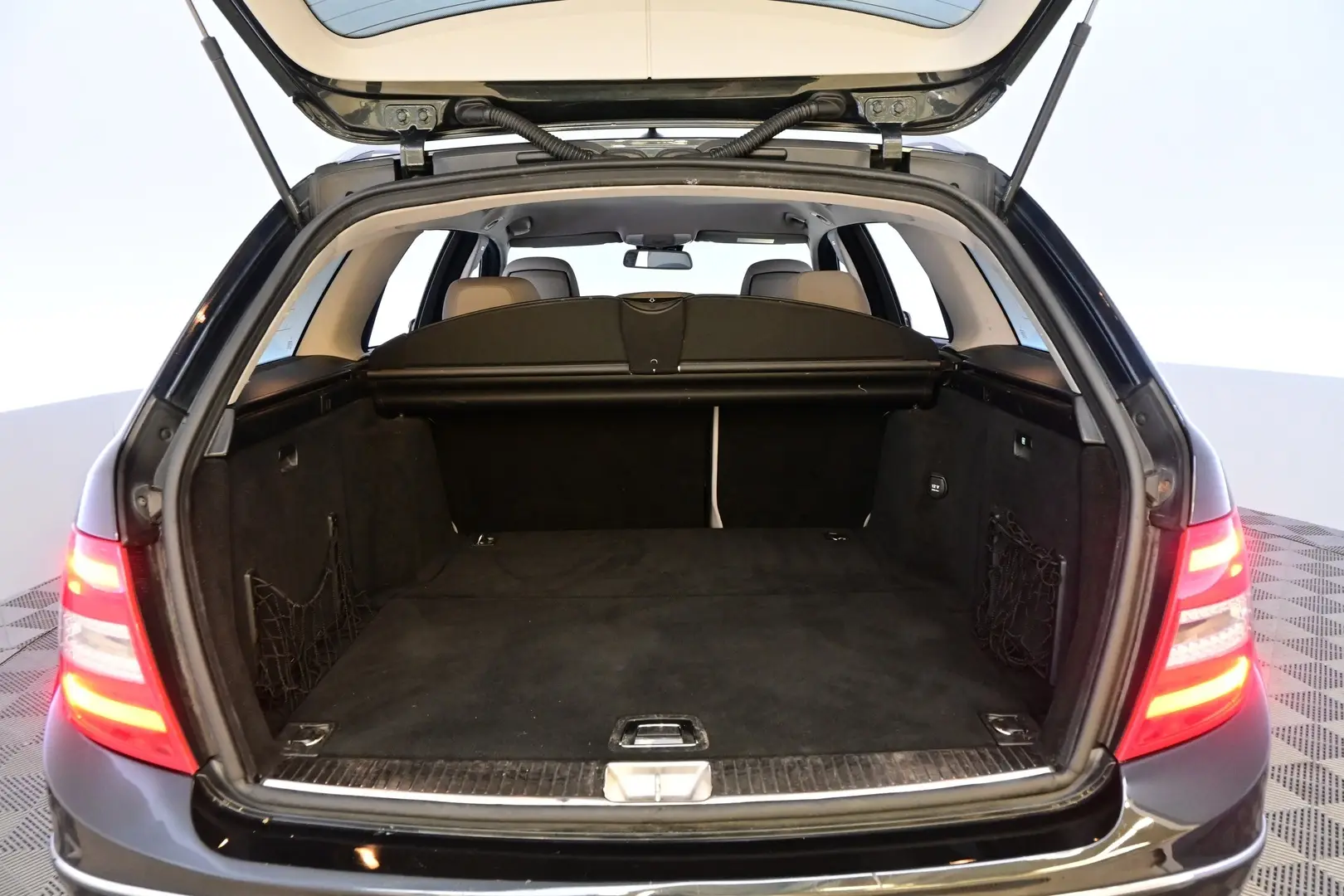 Car Image - 4akd8dqgzXy9COHV6QAsP6