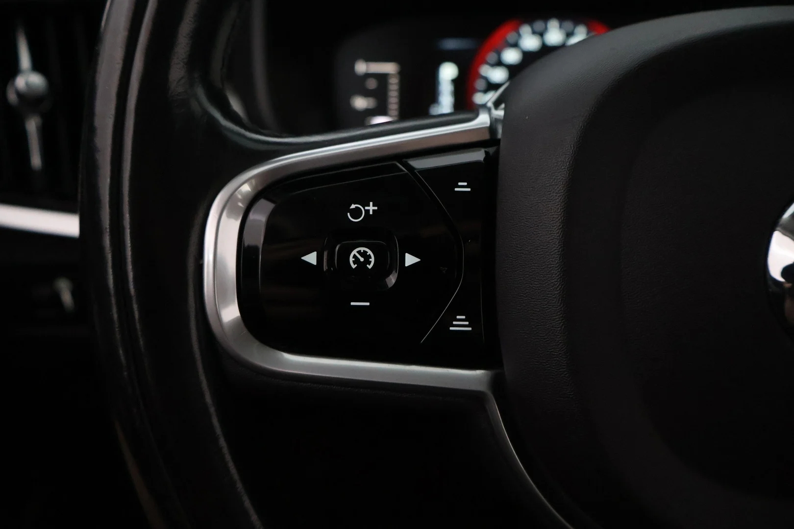Car Image - 5K894VLqG2g9rR7zixT8qx