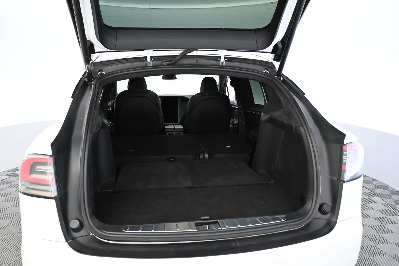Car Image - 3stmhi3L6jjZI0UPXJ6BpL