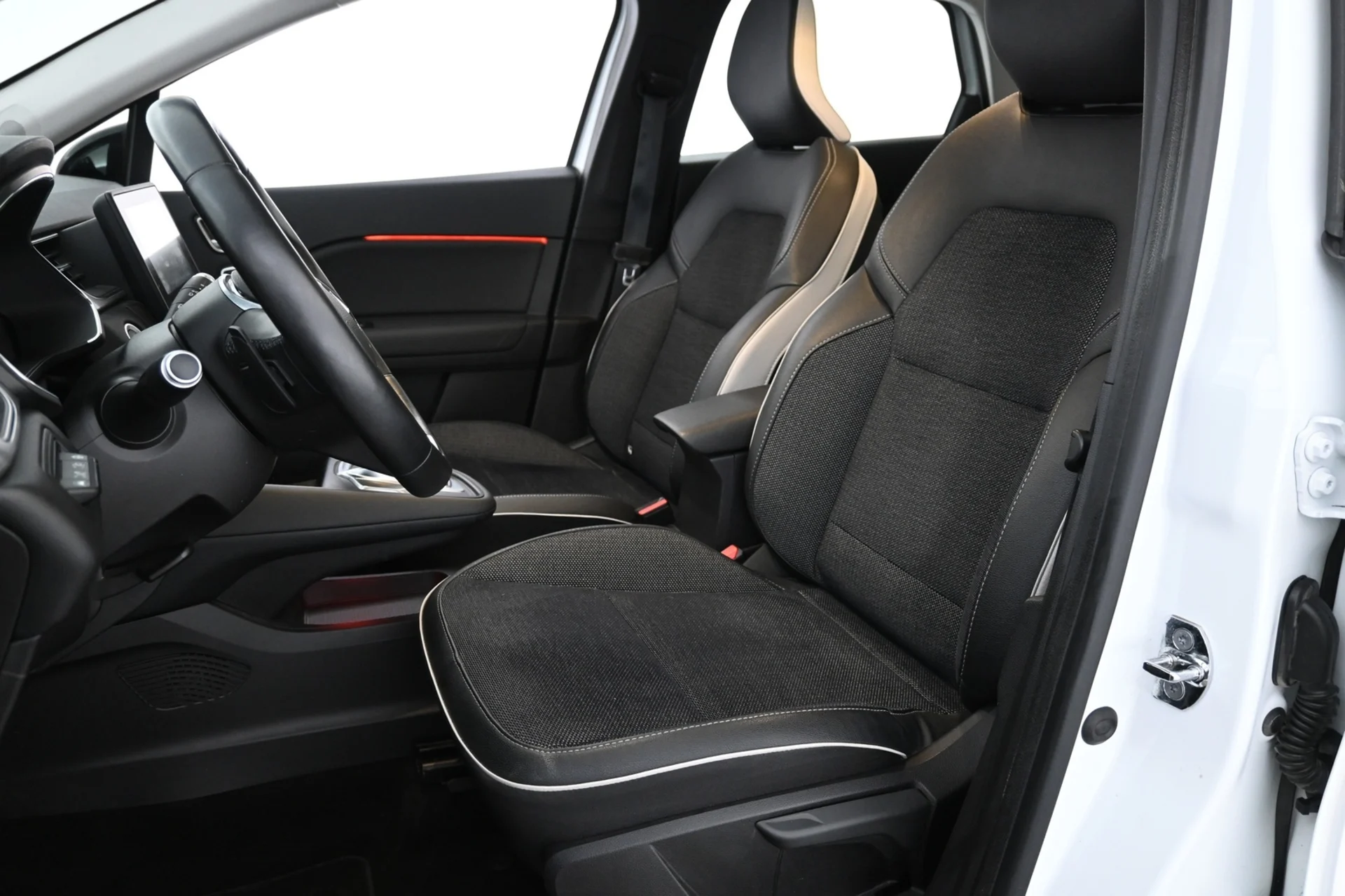 Car Image - 3lx7vsPresHY12f9R13LY2