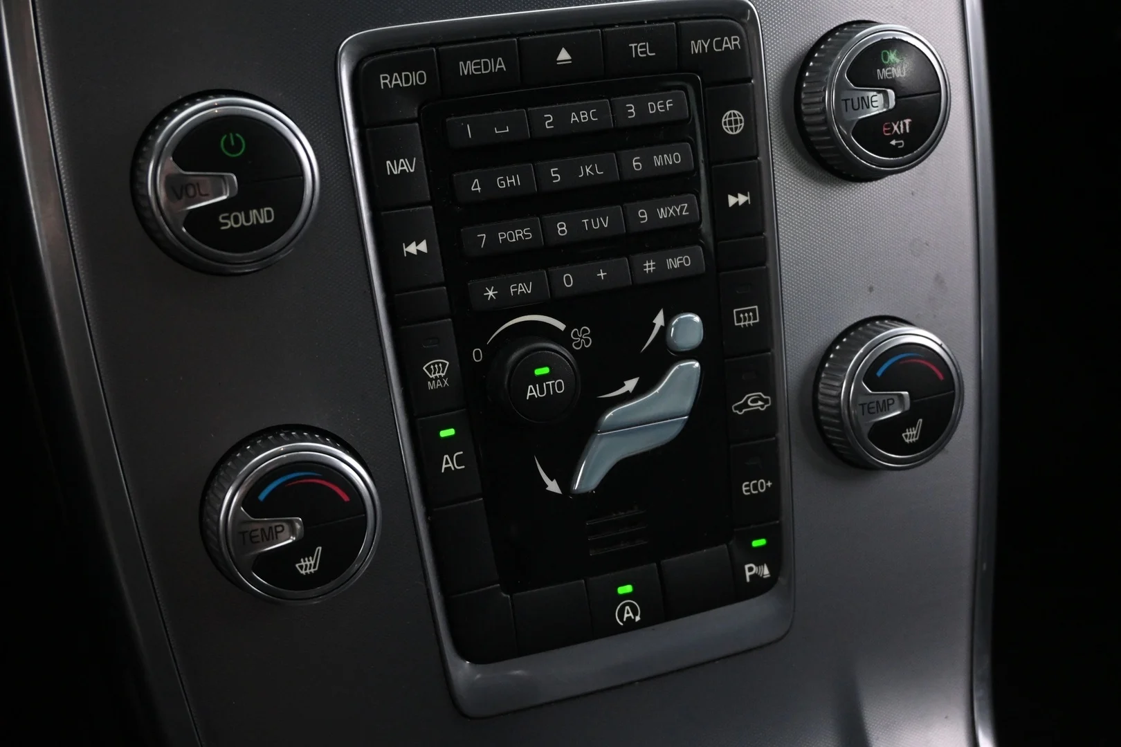 Car Image - LXFimpg26jtVZYLR9XgpQ