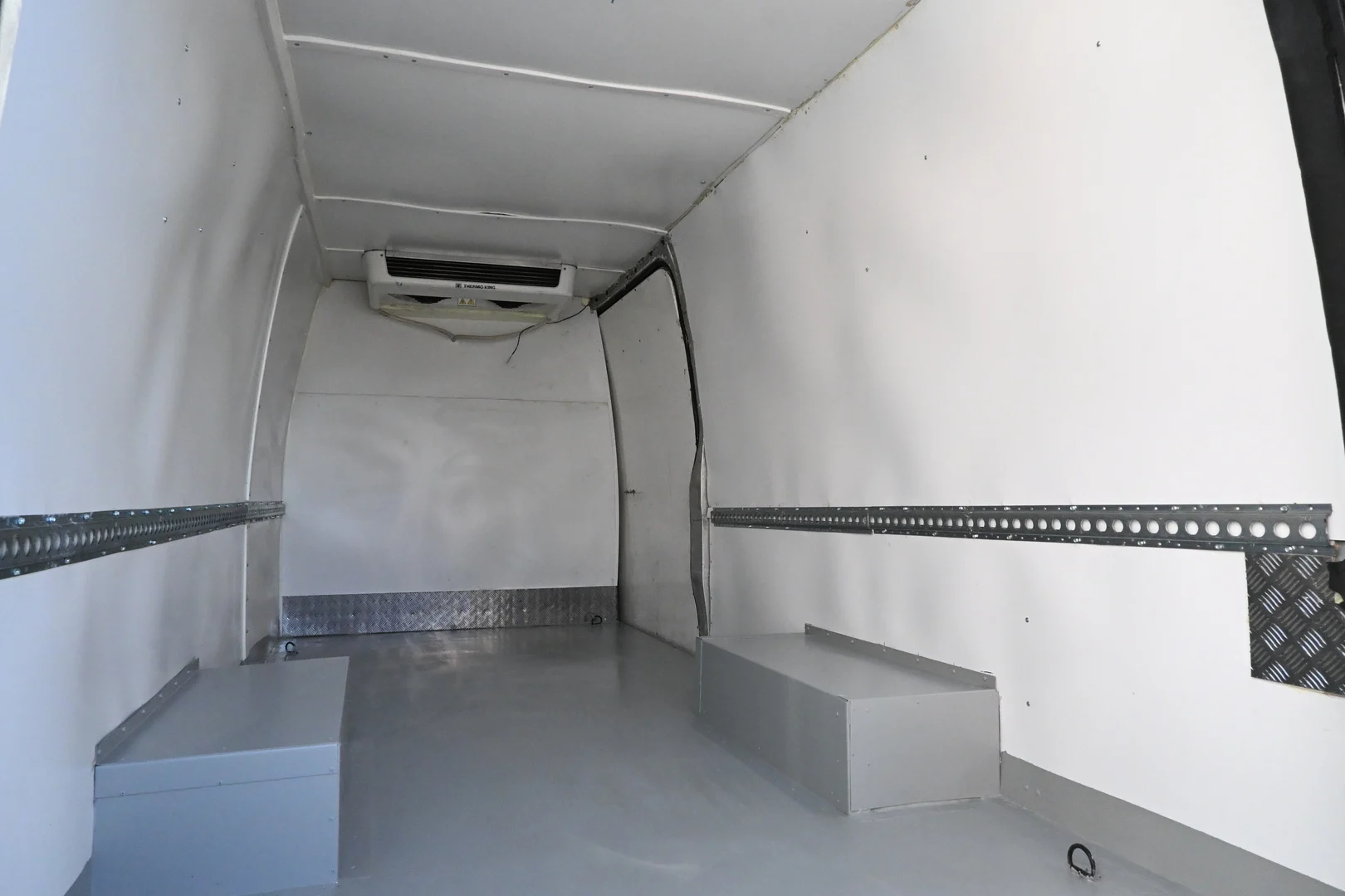 Car Image - 1LzQFhSKA9xlrsuJf2gI8g