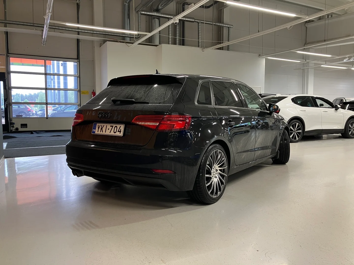 Car Image - 5ol048nfu8iIsw3NGYTTuf