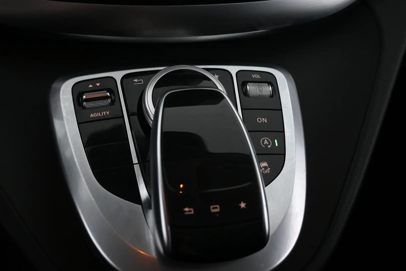 Car Image - 3d4GOmoyK8Vd9OIsp1mowk