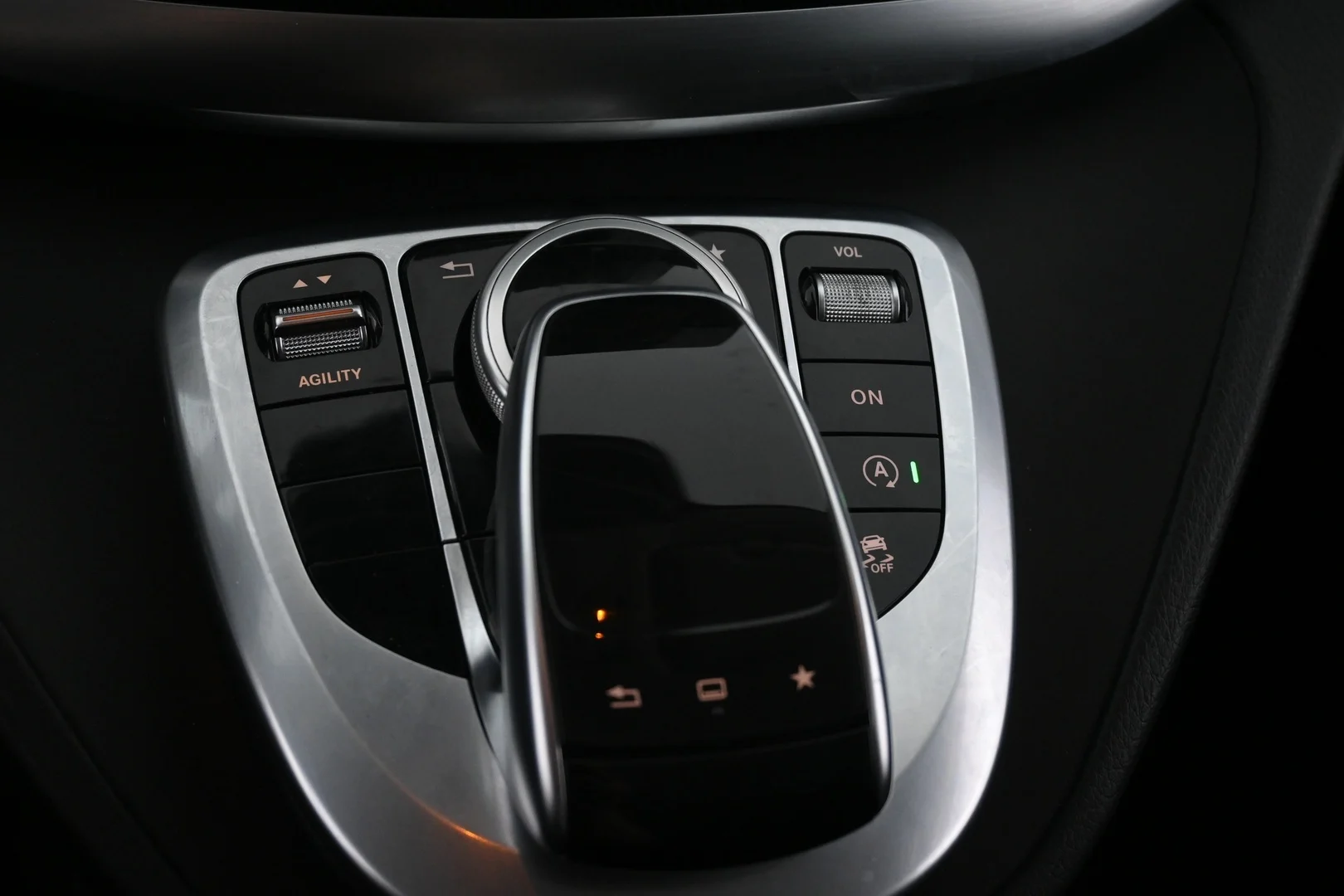 Car Image - 3d4GOmoyK8Vd9OIsp1mowk