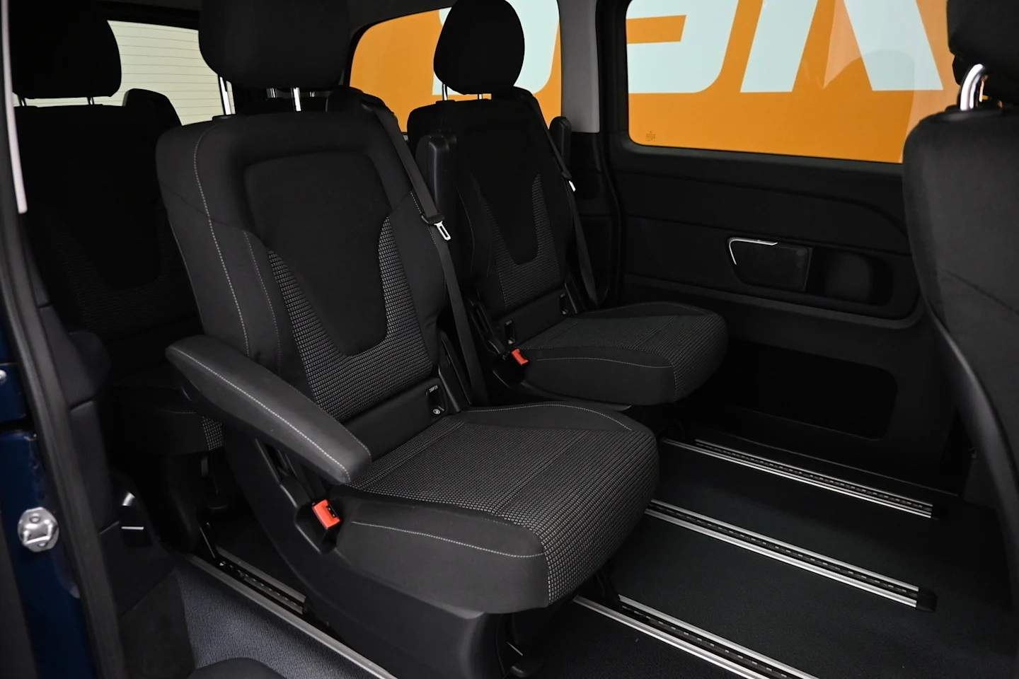 Car Image - 4AJ2YsnEz0D4Itj73zLLaO