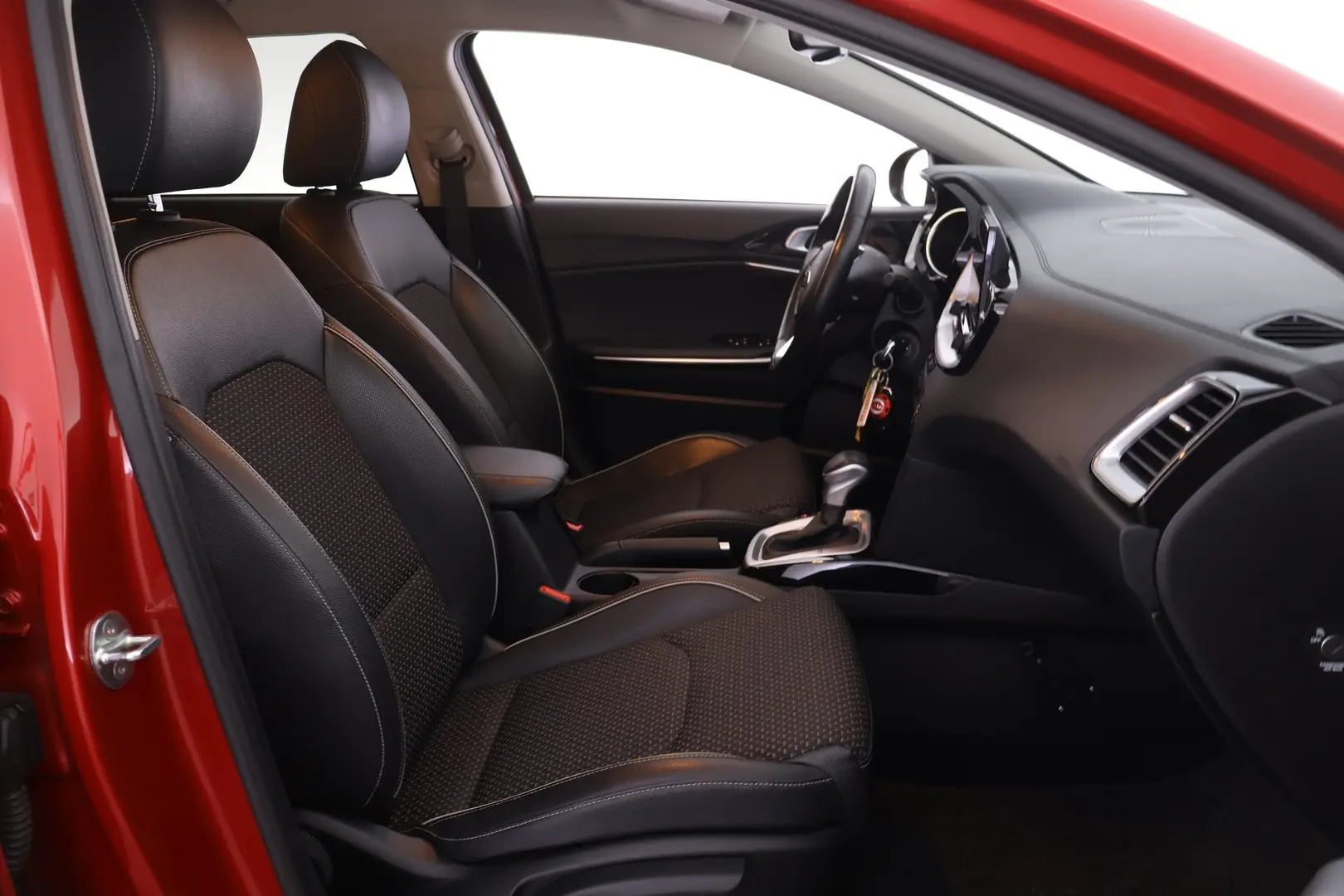 Car Image - 1jk19oNY2r3NslM0F3DXyp