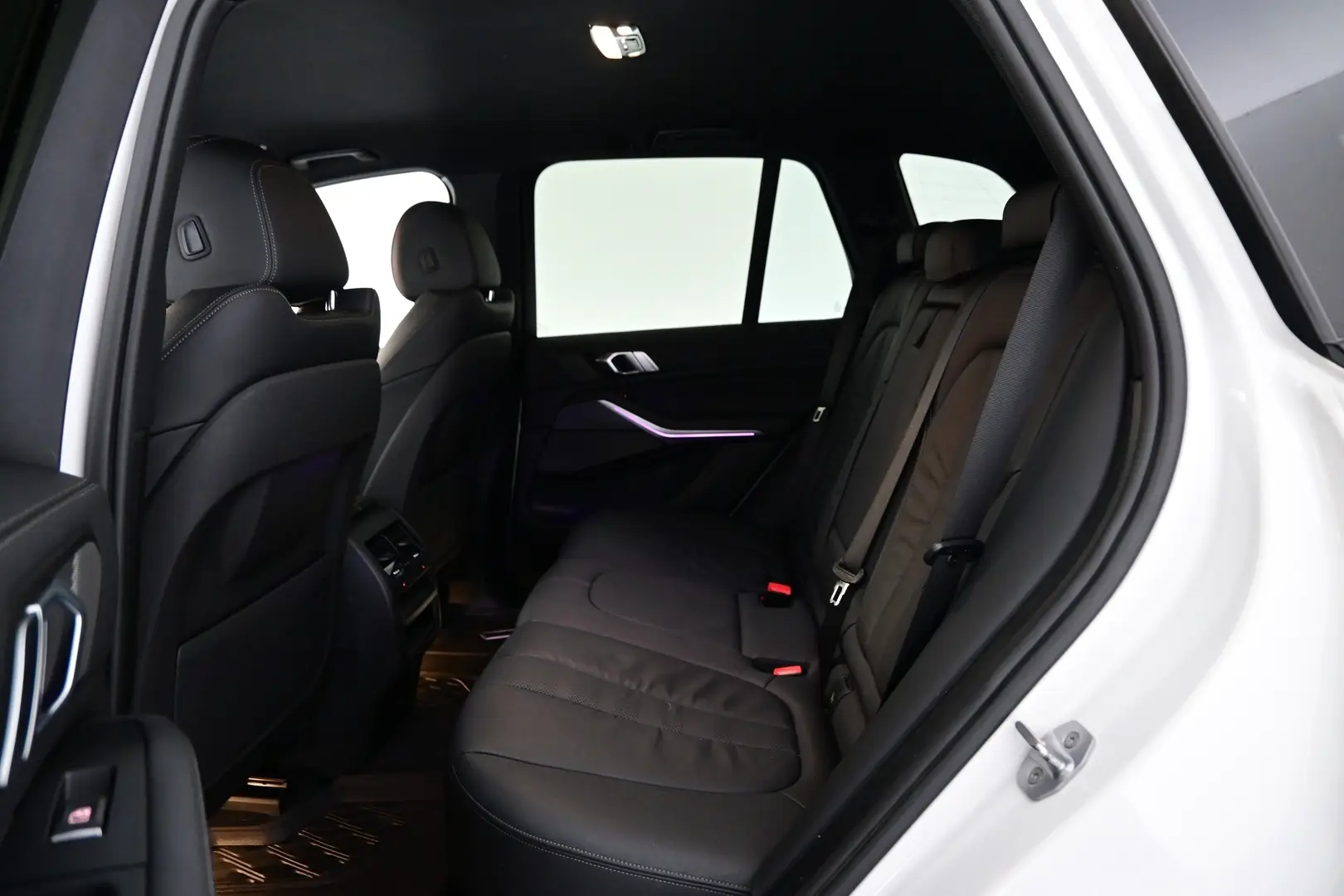 Car Image - HOMrbvUO5qV8kCXcWz31e