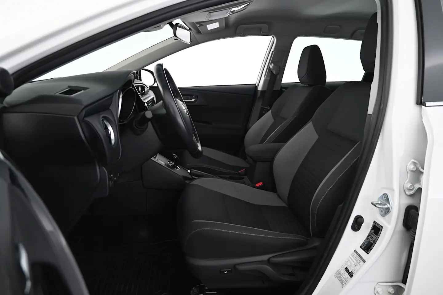 Car Image - 1YJoG7vlChOuRUp4UGqs9