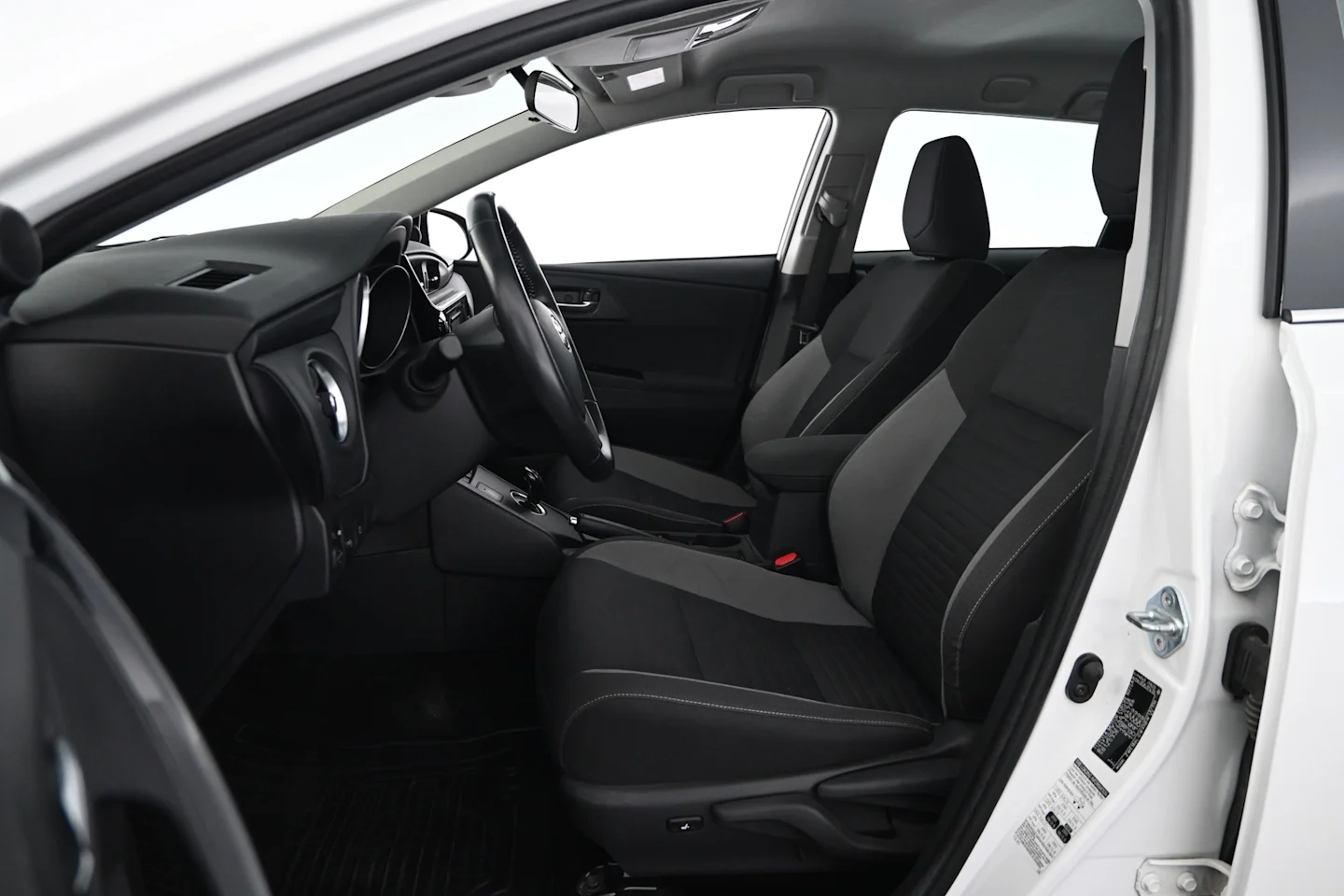 Car Image - 1YJoG7vlChOuRUp4UGqs9