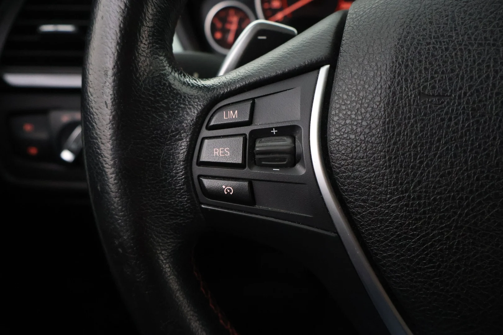 Car Image - 49xx7WQn4jc5EJMa48KAih