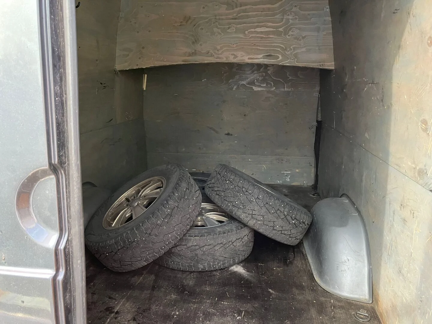Car Image - 2OQitp5JcwxlvqhjYyBgYR