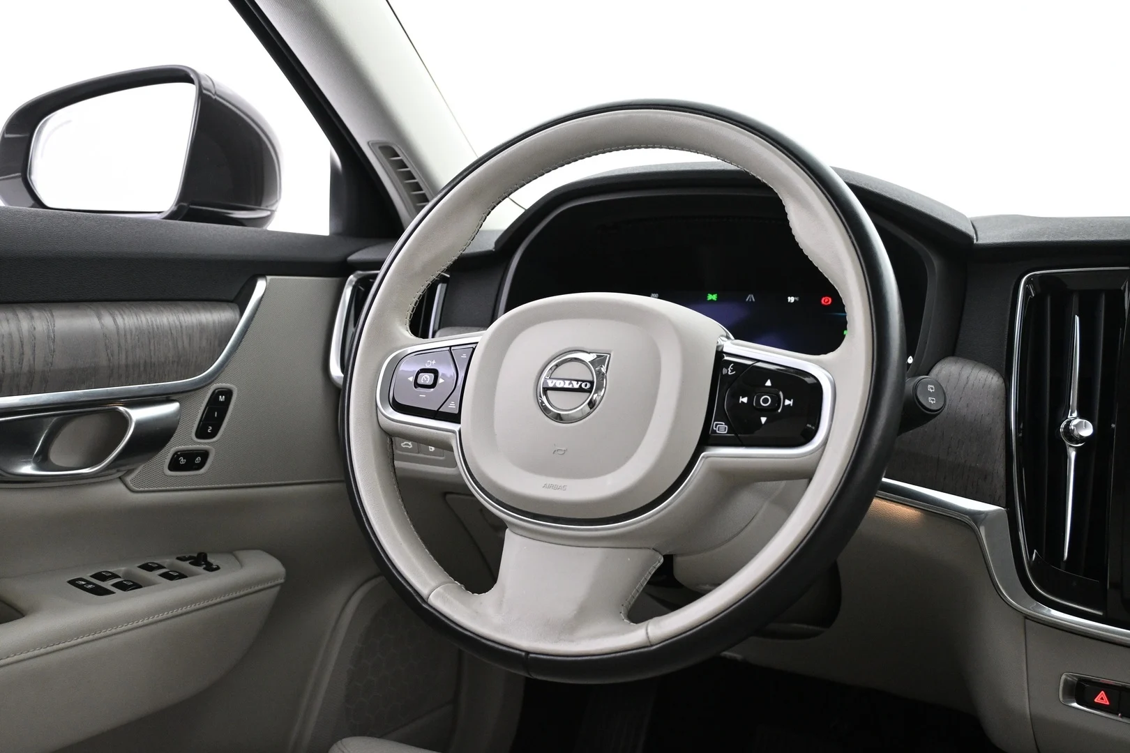 Car Image - 1poM6ld5W9qUoDDzLonBj6
