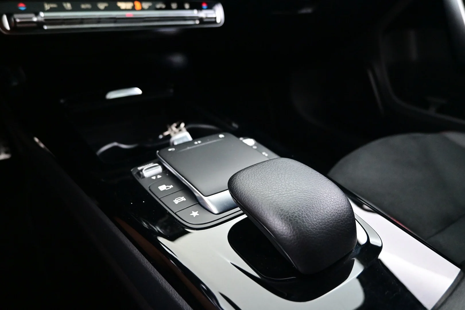 Car Image - 2b4rnY3FfOve3xMXLmhRTY
